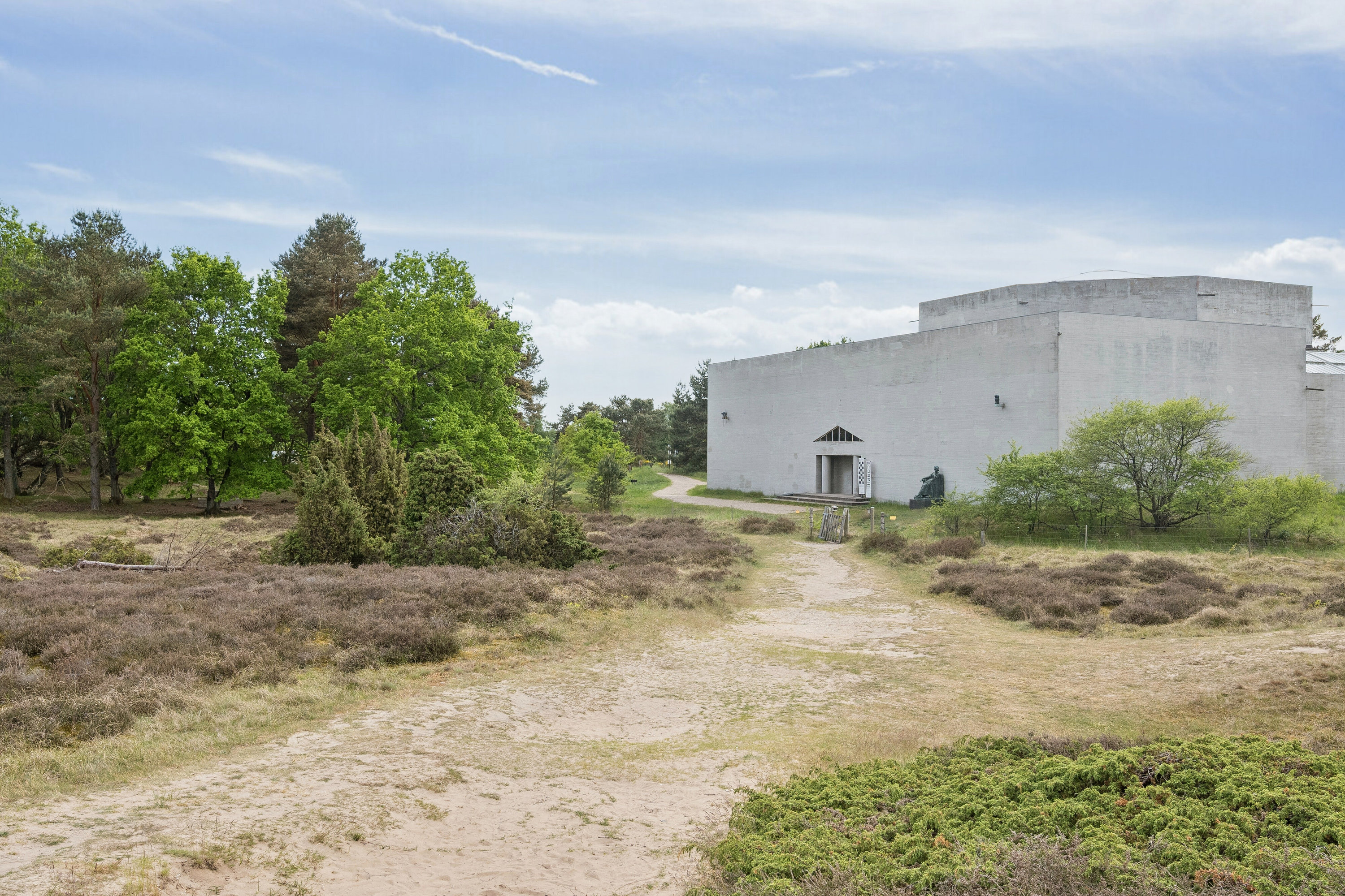 Fremhævet udendørs billede i fuldskærmstilstand. Billede af Solsortevej 18, Villingerød, 3120 Dronningmølle