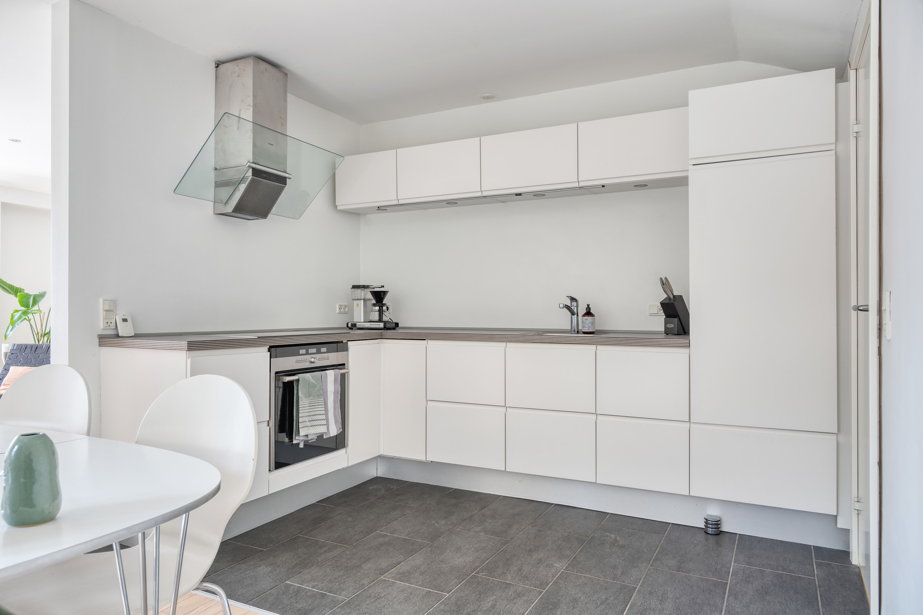 Fremhævet køkken billede i fuldskærmstilstand. Billede af Bellingevej 16, 4800 Nykøbing F
