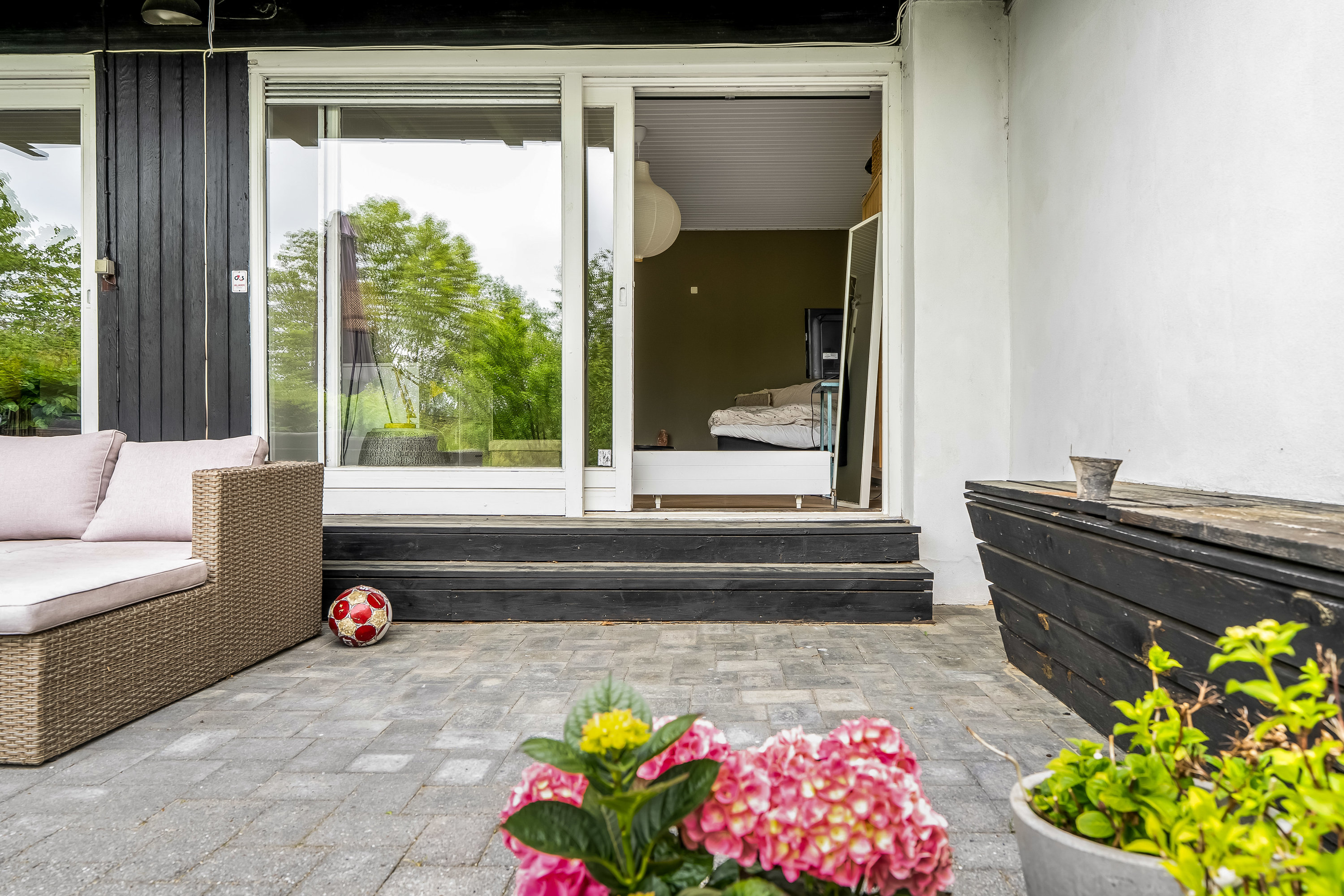 Fremhævet terrasse billede i fuldskærmstilstand. Billede af Bæverdalen 26, Ny Hammersholt, 3400 Hillerød