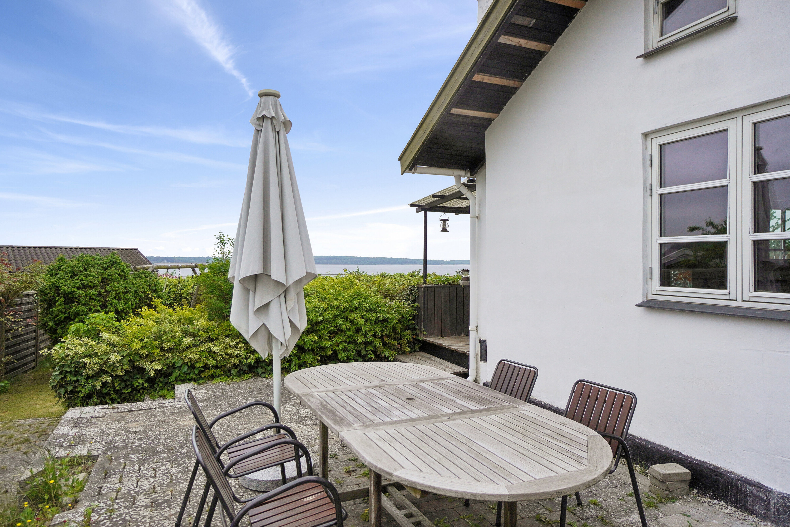 Fremhævet terrasse billede i fuldskærmstilstand. Billede af Olaf Kristiansensvej 37, Ejby, 4070 Kirke Hyllinge