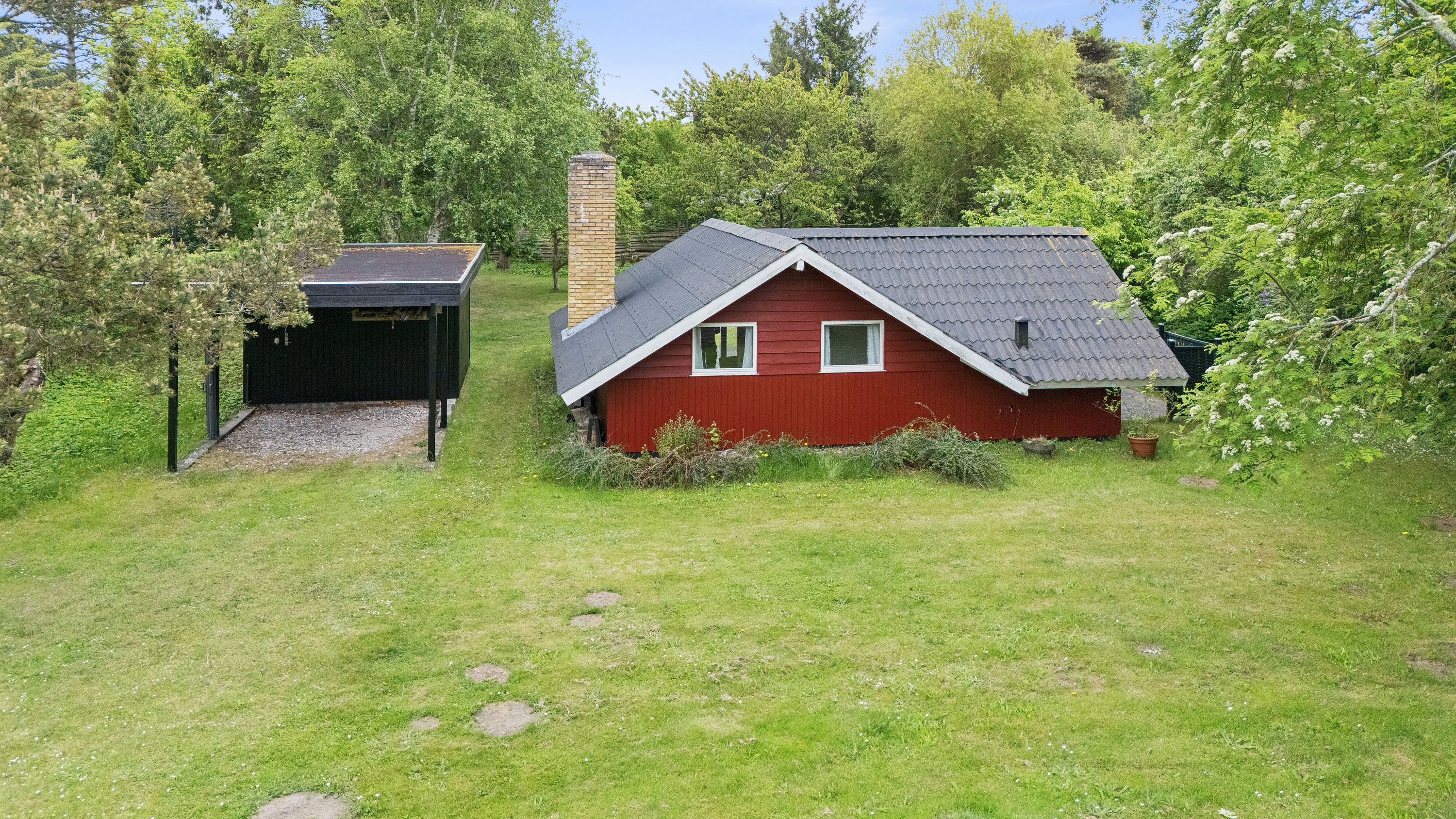 Fremhævet set fra haven billede i fuldskærmstilstand. Billede af Klitrosevej 8, Hald Strand, 3390 Hundested
