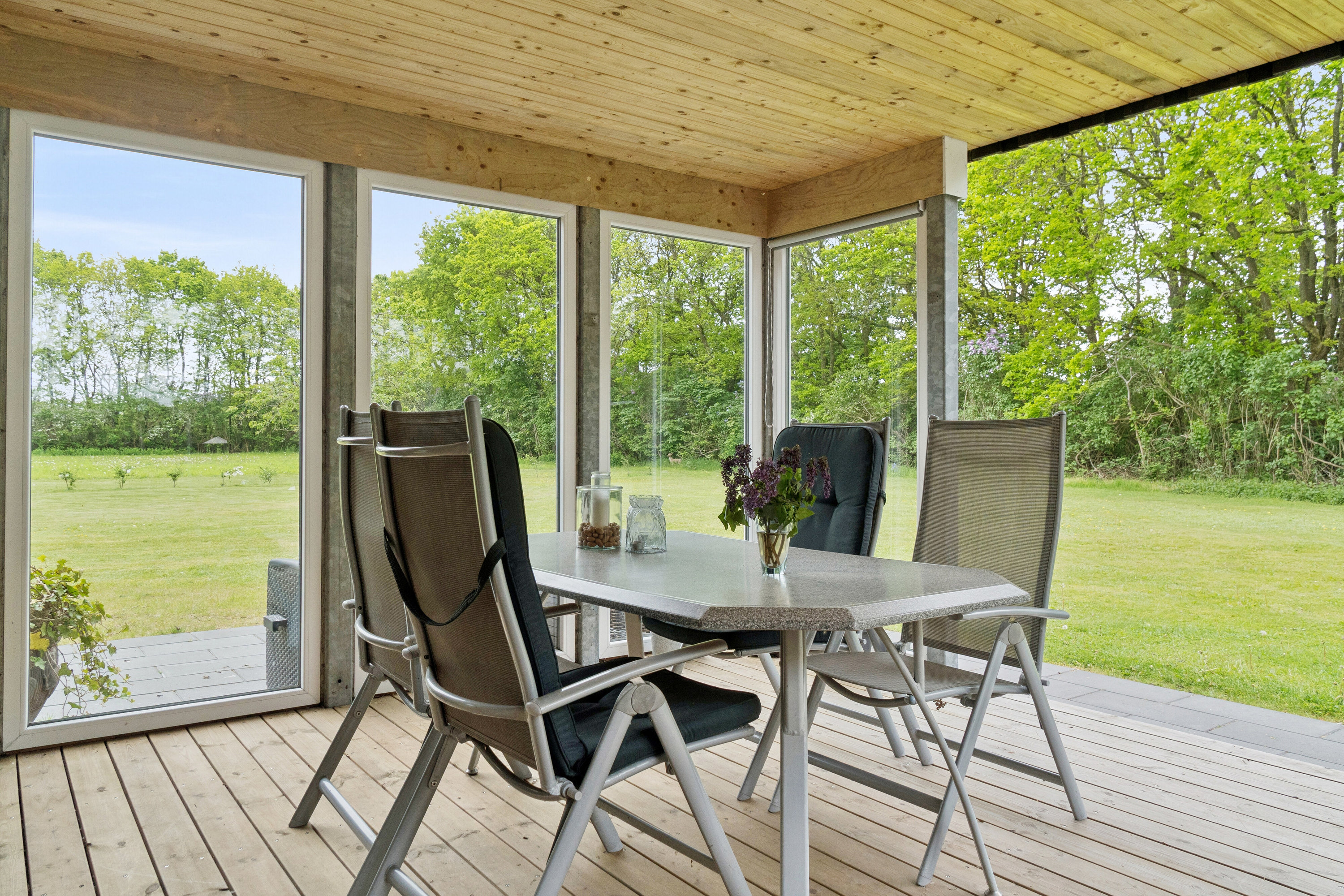 Fremhævet overdækket terrasse billede i fuldskærmstilstand. Billede af Nørremarksvej 9, Krogager Mk, 7200 Grindsted