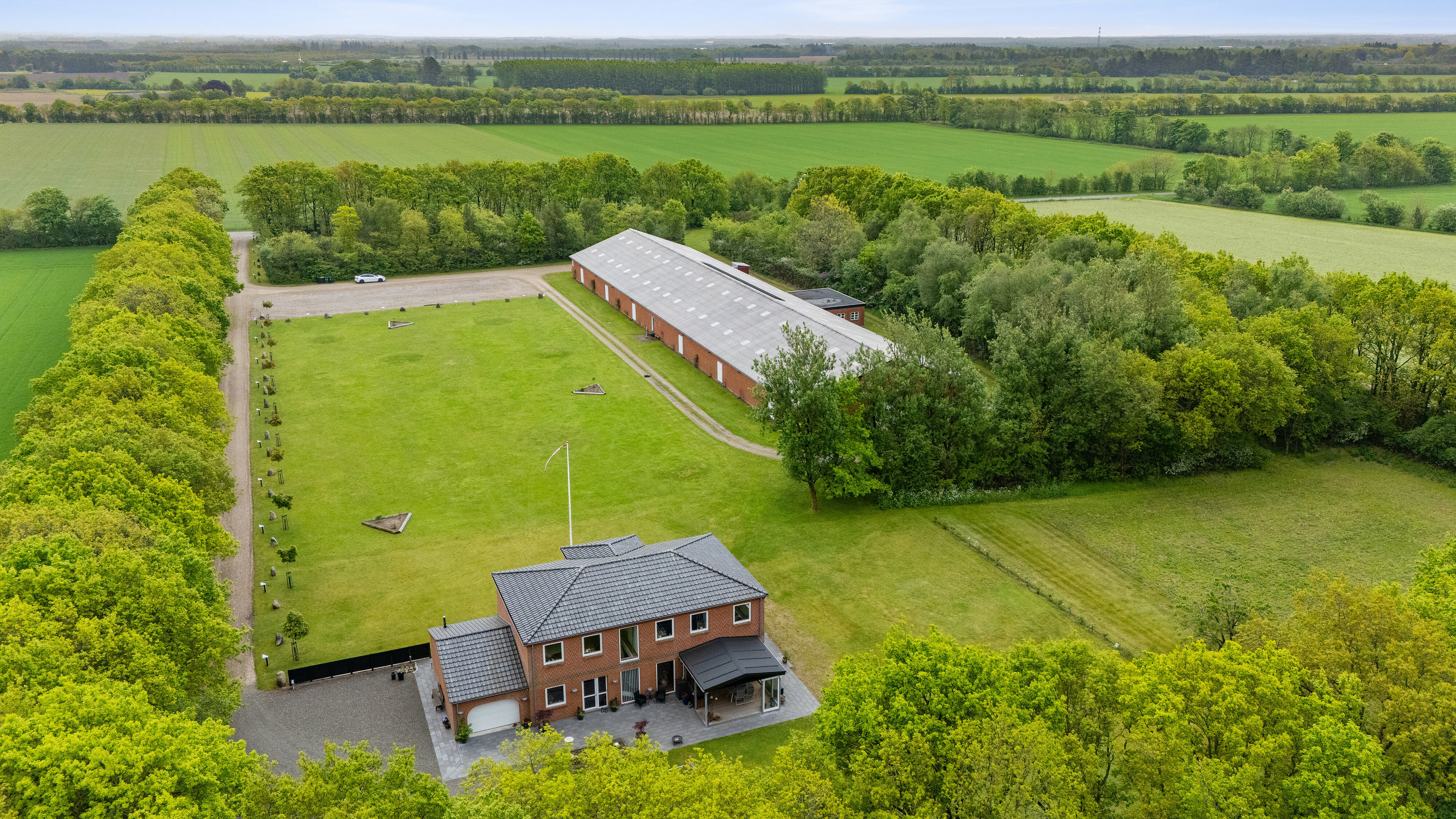 Fremhævet luftfoto billede i fuldskærmstilstand. Billede af Nørremarksvej 9, Krogager Mk, 7200 Grindsted