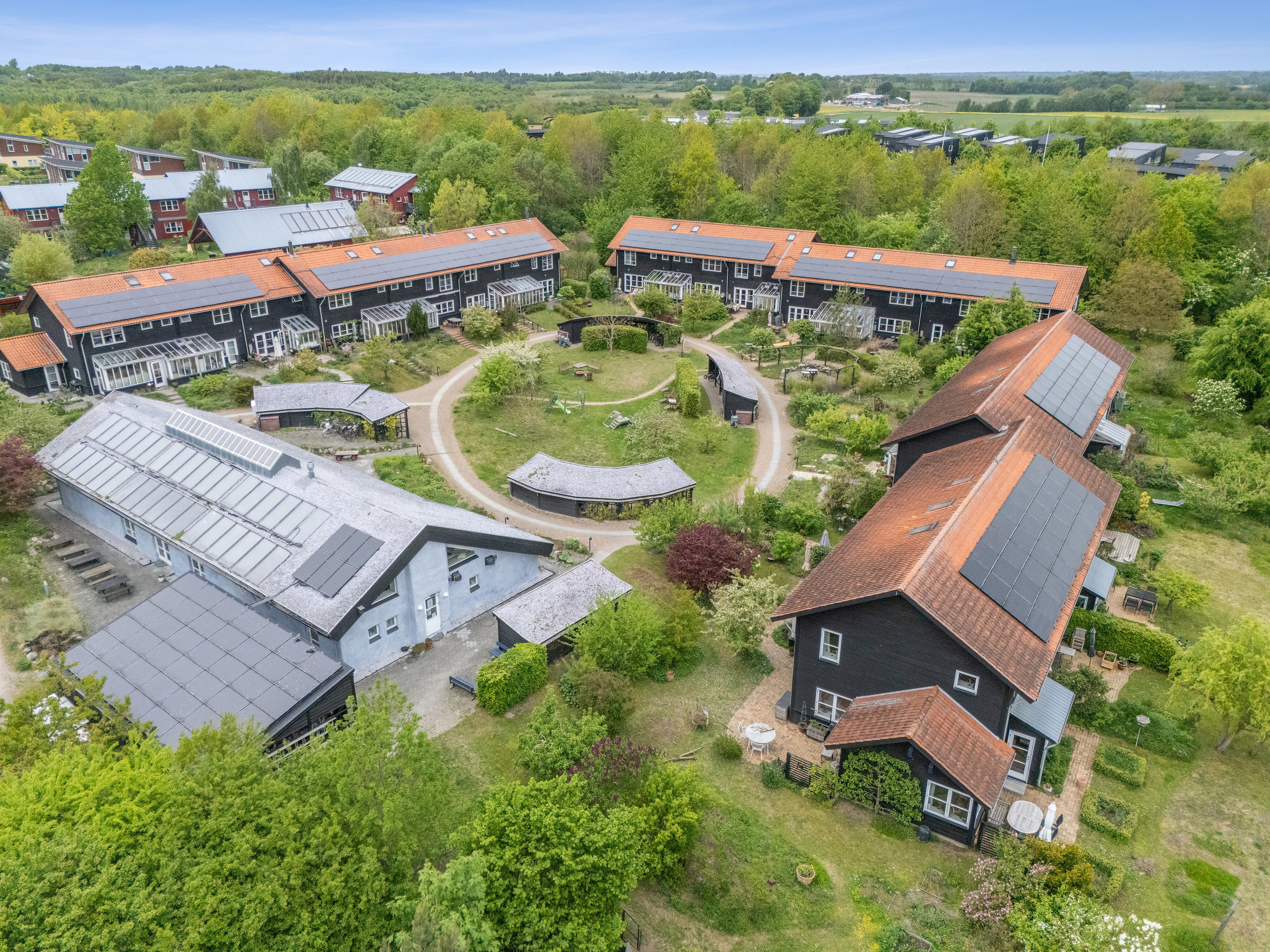 Fremhævet luftfoto billede i fuldskærmstilstand. Billede af Munksøgård 32, Himmelev, 4000 Roskilde
