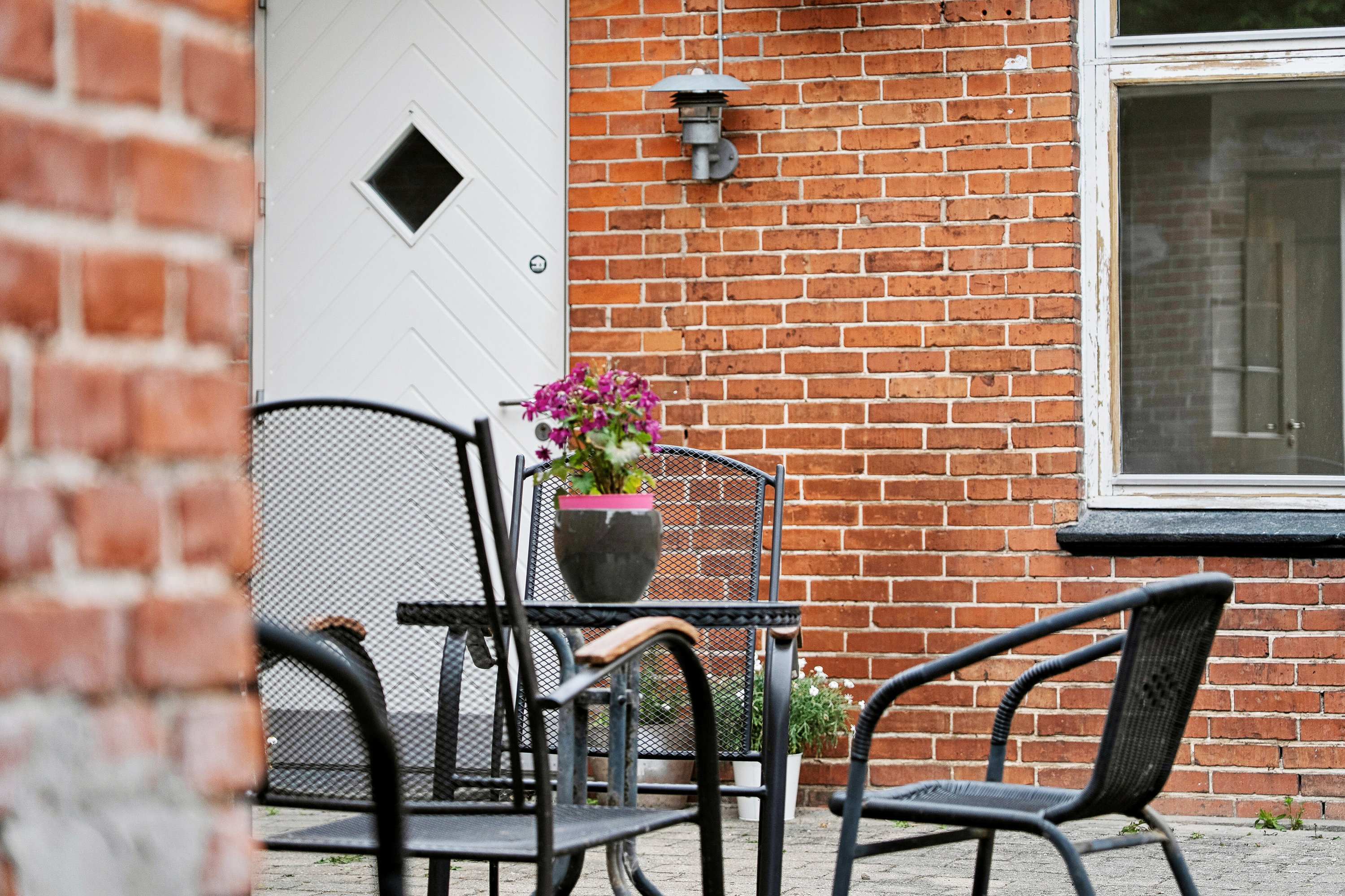 Fremhævet udendørs billede i fuldskærmstilstand. Billede af Lundby Hovedgade 42, 4750 Lundby