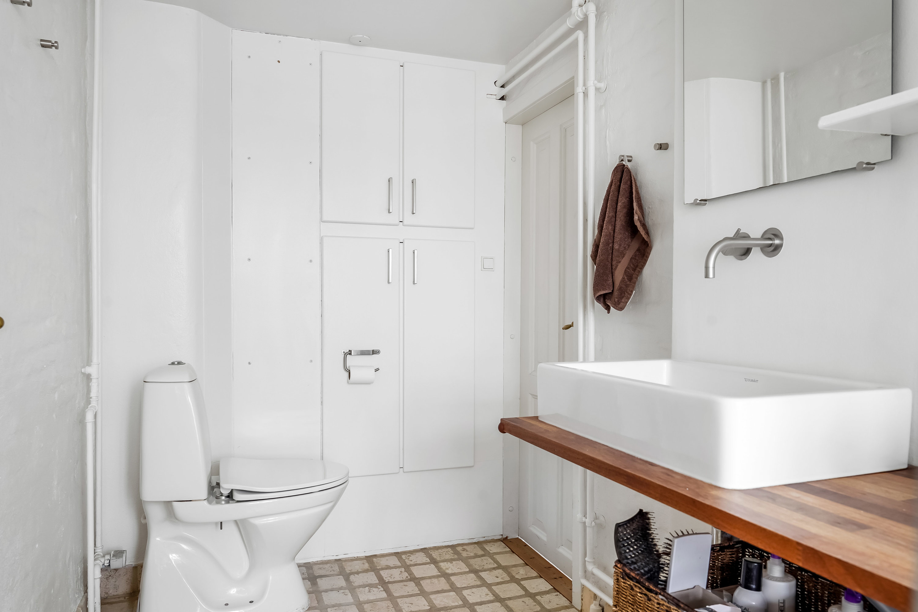 Fremhævet toilet billede i fuldskærmstilstand. Billede af Skt. Jørgens Gade 137, 5000 Odense C