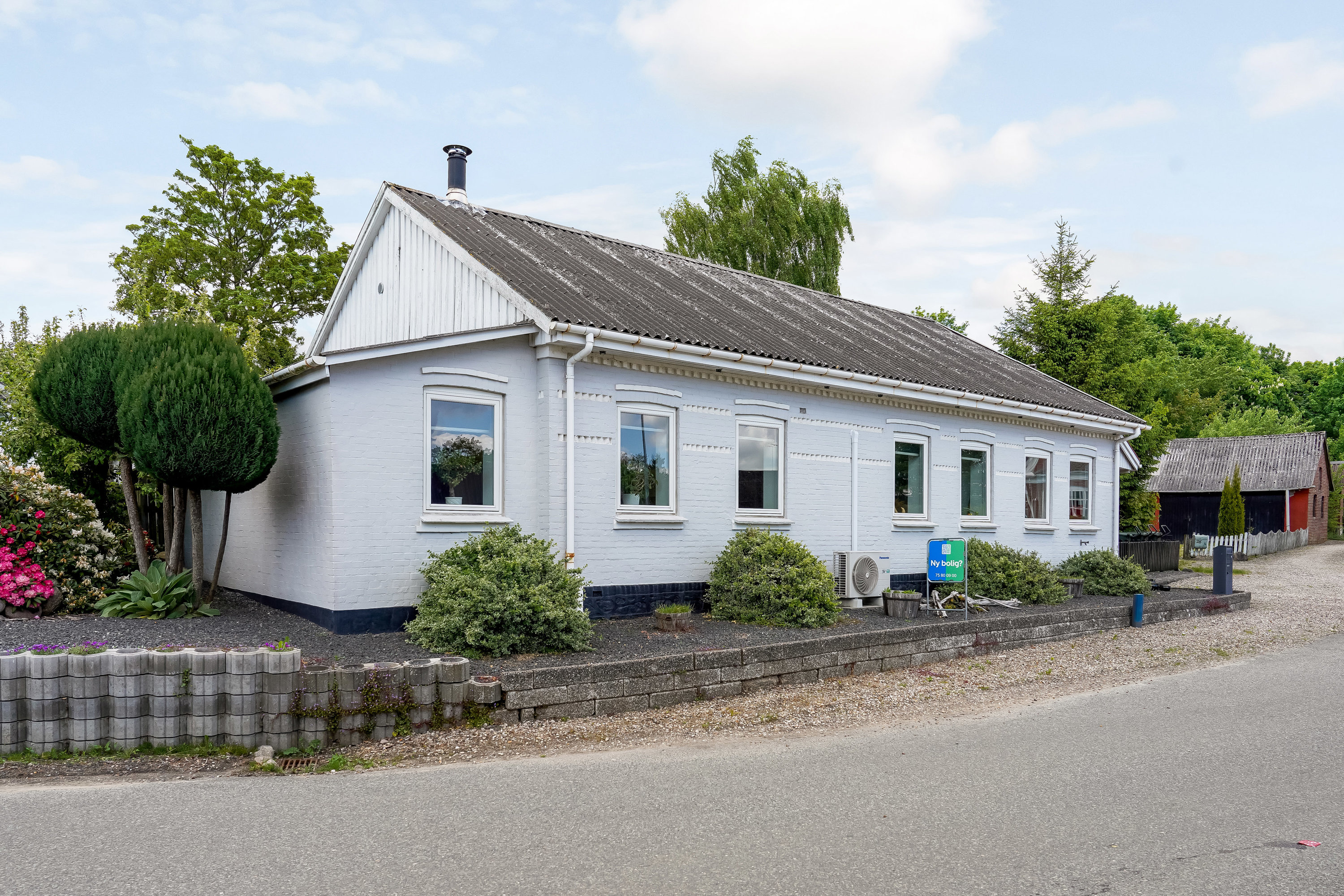 Fremhævet ejendommen billede i fuldskærmstilstand. Billede af Hesselballevej 30, 7171 Uldum