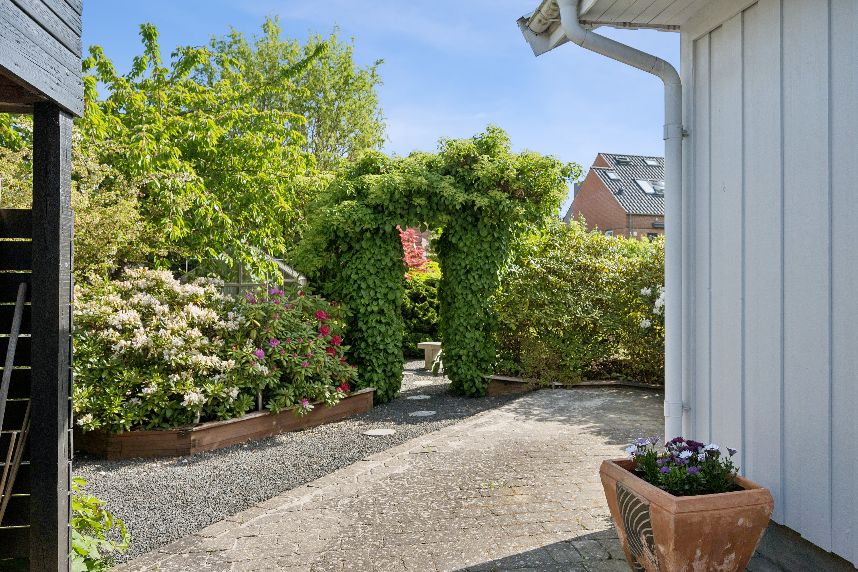 Fremhævet terrasse billede i fuldskærmstilstand. Billede af Langagervej 42, 2500 Valby