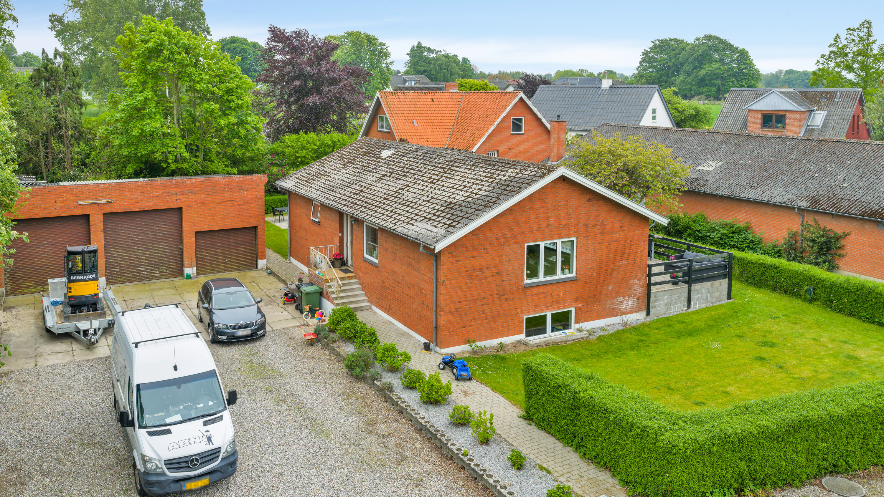 Fremhævet facade billede i fuldskærmstilstand. Billede af Bøjdenlandevej 7, Bøjden, 5600 Faaborg