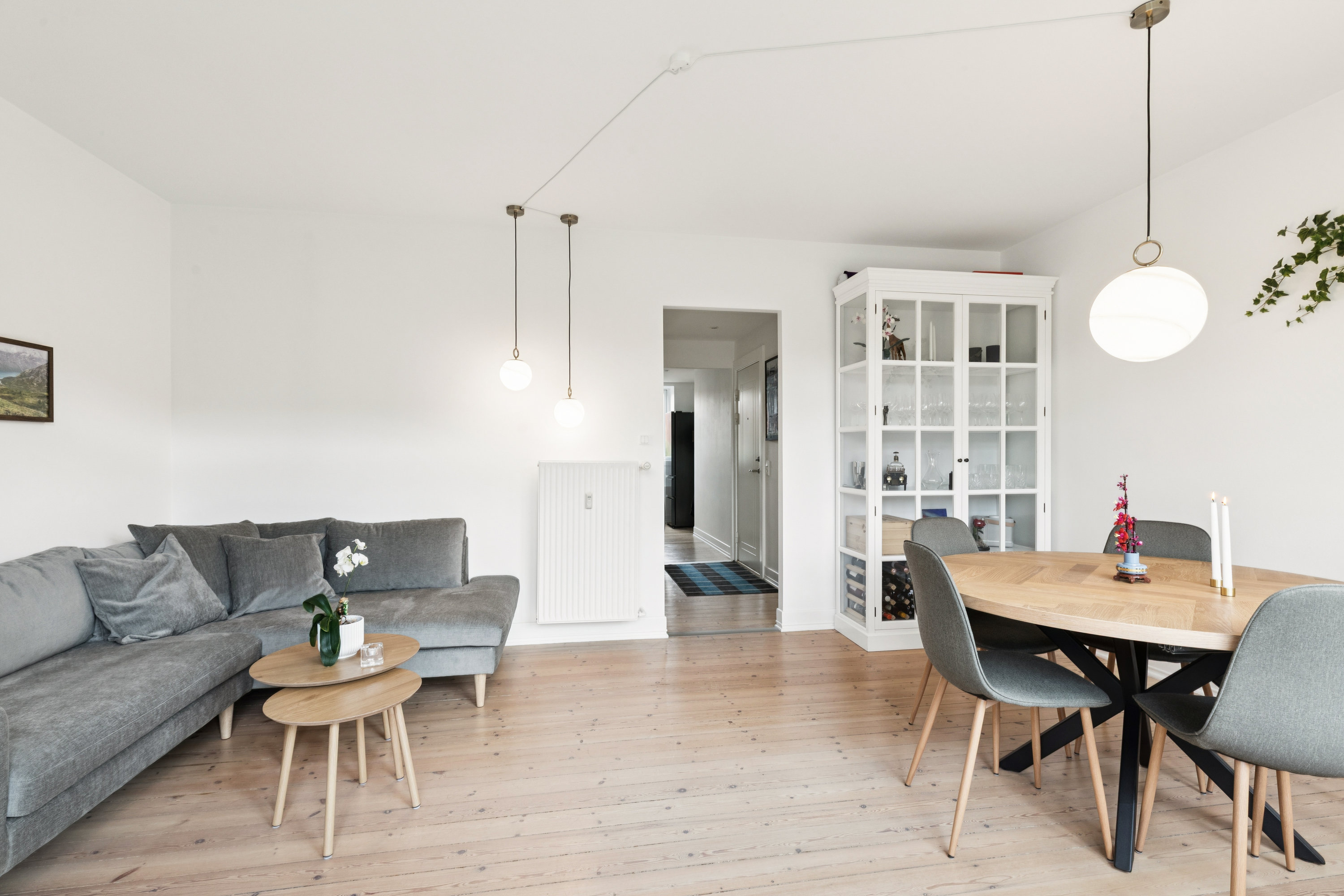 Fremhævet stue billede i fuldskærmstilstand. Billede af Nørgaardsvej 22B, st.. th., 2800 Kongens Lyngby