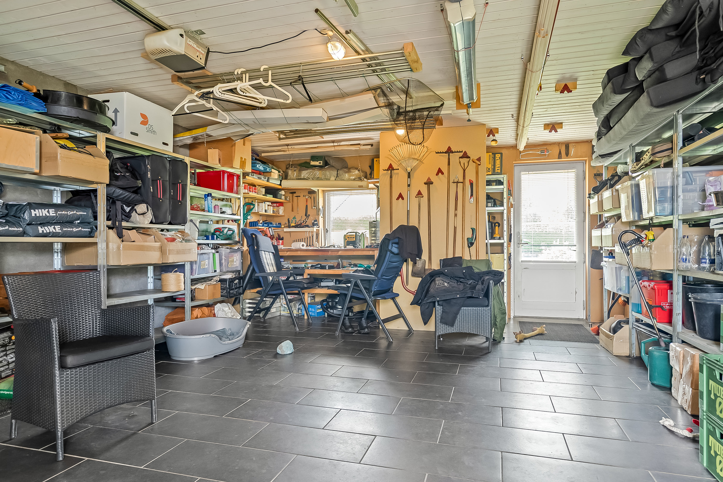 Fremhævet garage billede i fuldskærmstilstand. Billede af Enggårdstoften 56, Bredal, 7120 Vejle Øst