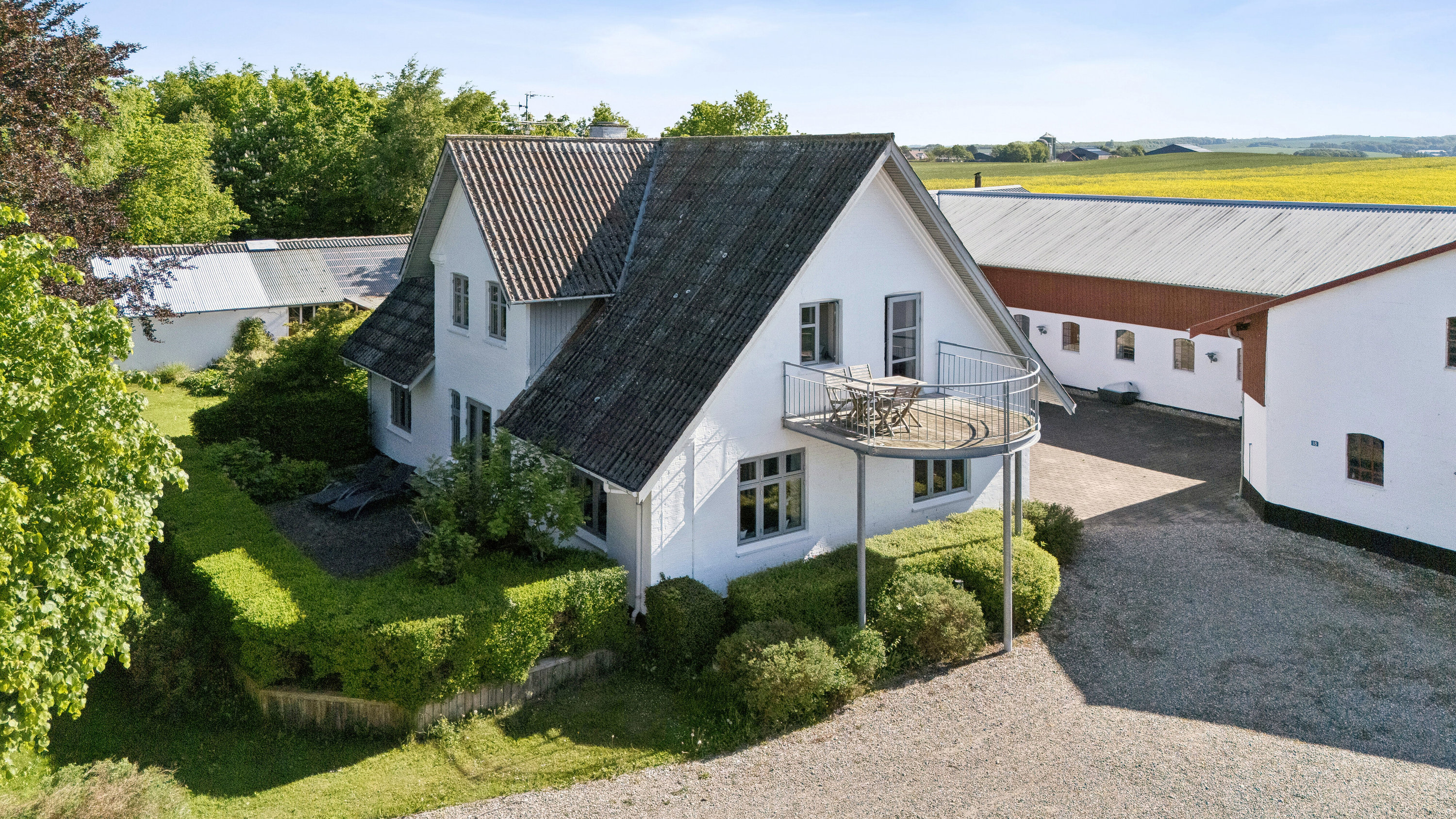 Fremhævet set fra vejen billede i fuldskærmstilstand. Billede af Klovbygade 18, 4490 Jerslev Sjælland