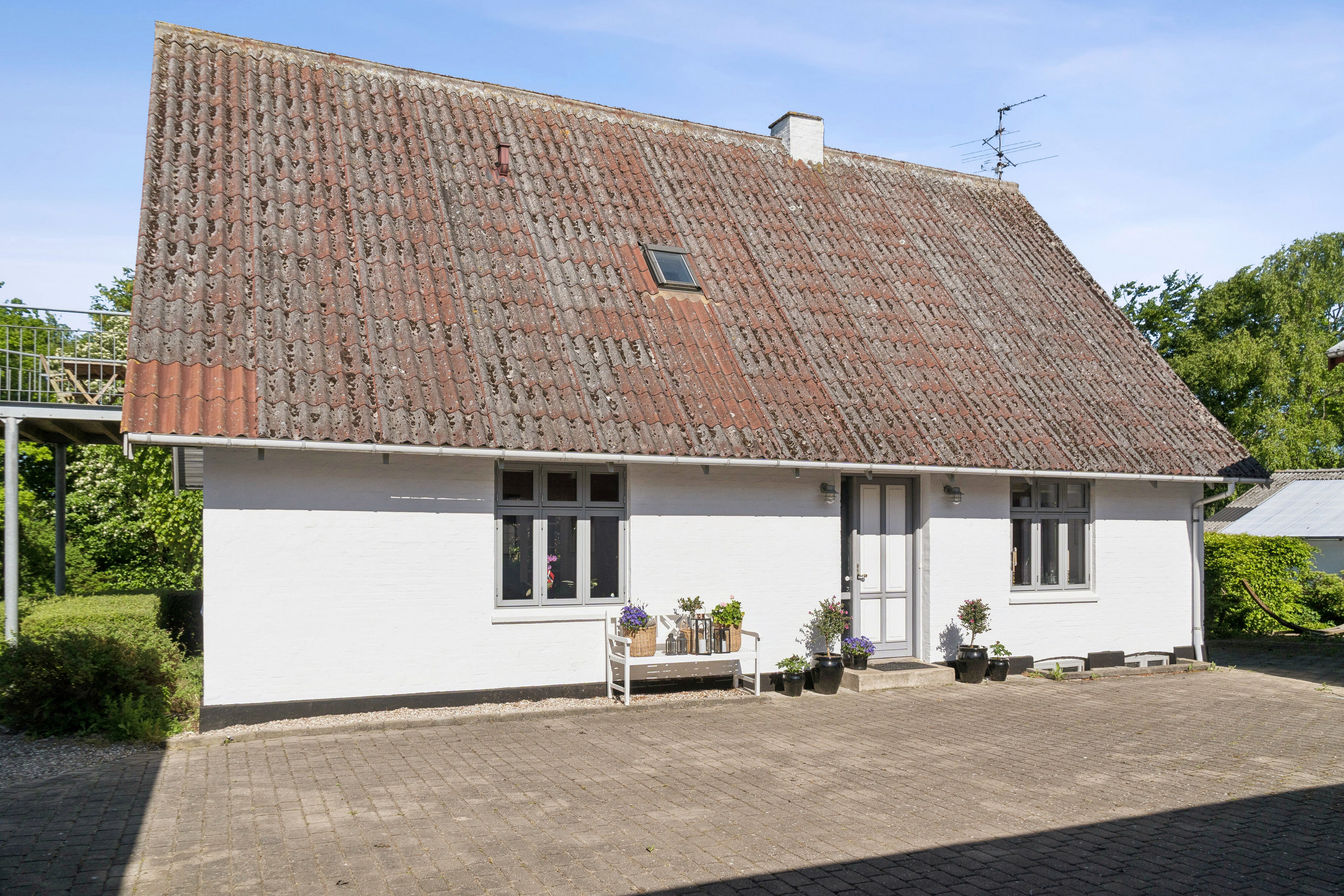 Fremhævet set fra vejen billede i fuldskærmstilstand. Billede af Klovbygade 18, 4490 Jerslev Sjælland
