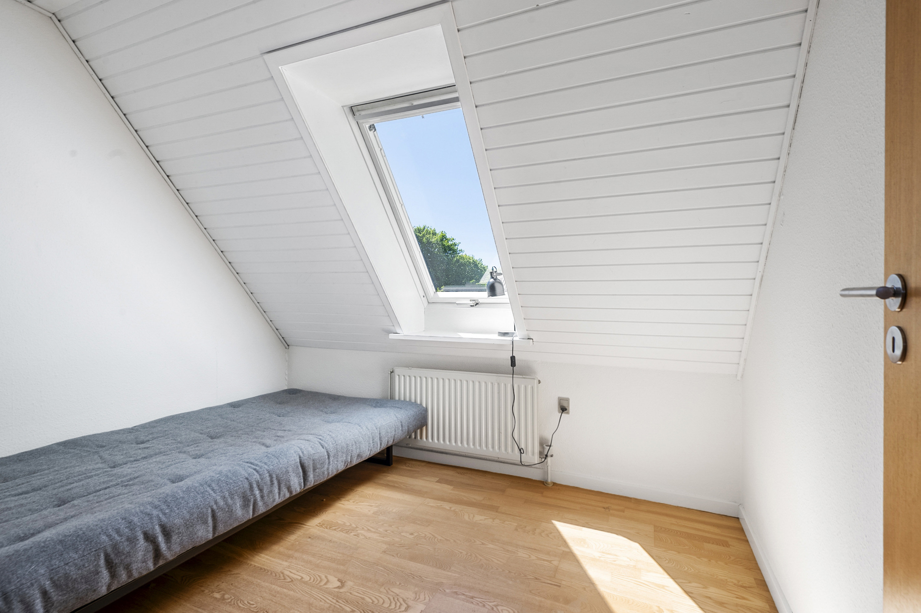 Fremhævet soveværelse billede i fuldskærmstilstand. Billede af Tarp Byvej 69L, 6715 Esbjerg N