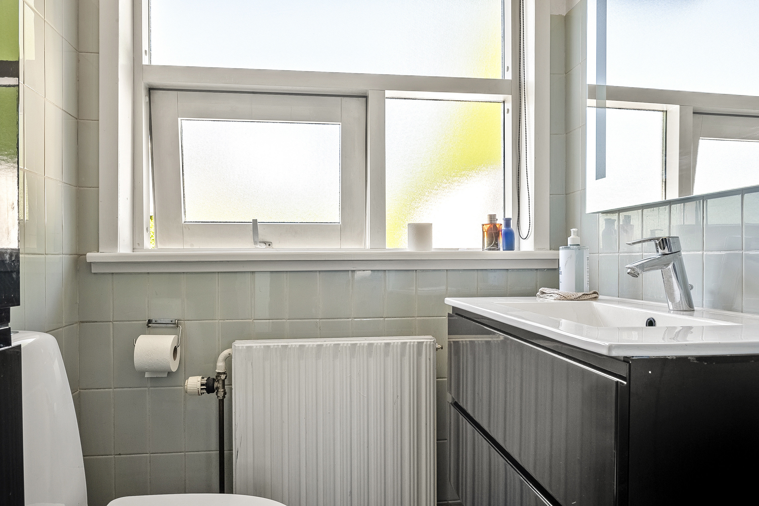 Fremhævet toilet billede i fuldskærmstilstand. Billede af Savværksvej 42, Klakring, 7130 Juelsminde