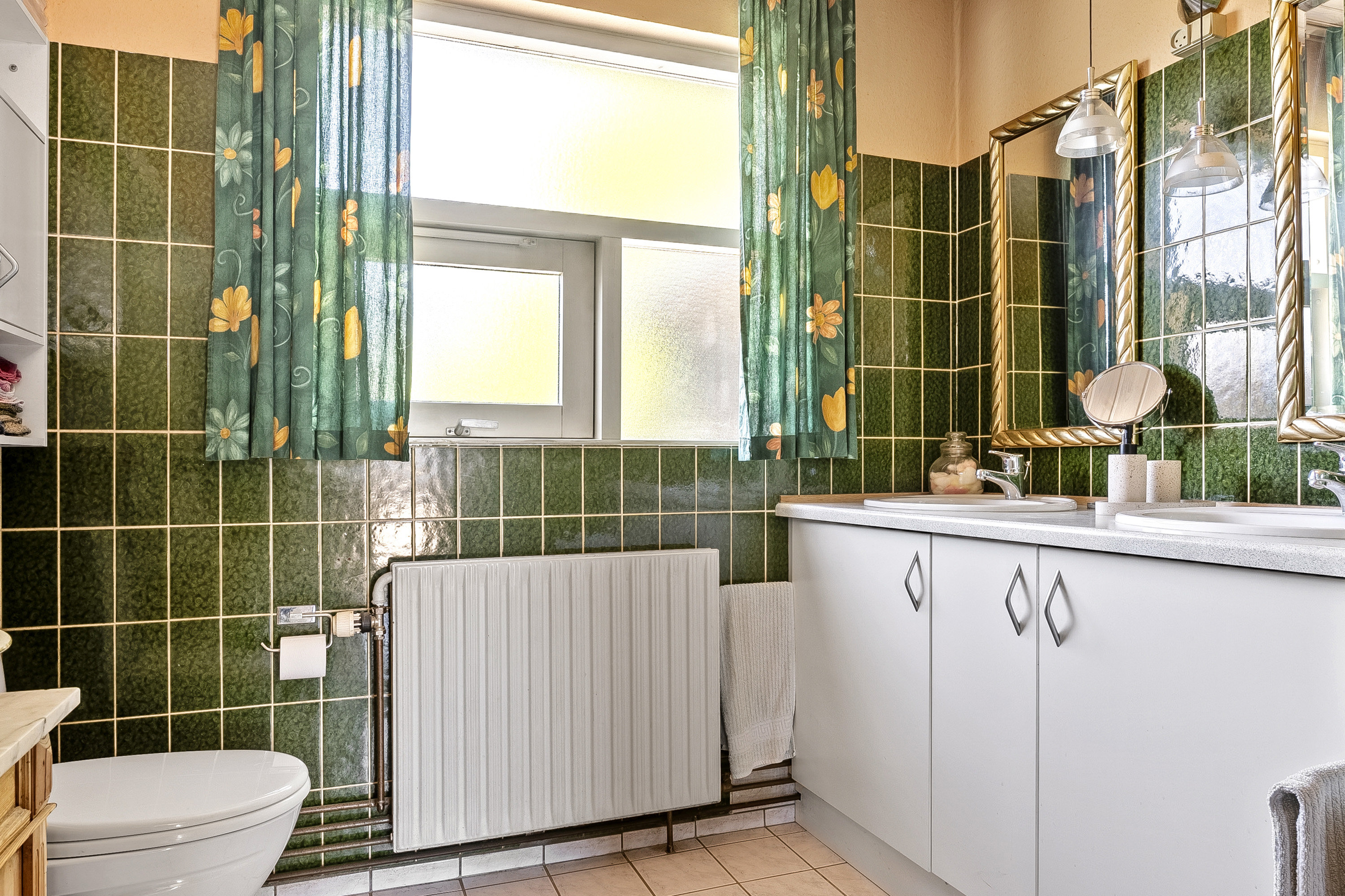 Fremhævet toilet billede i fuldskærmstilstand. Billede af Savværksvej 42, Klakring, 7130 Juelsminde