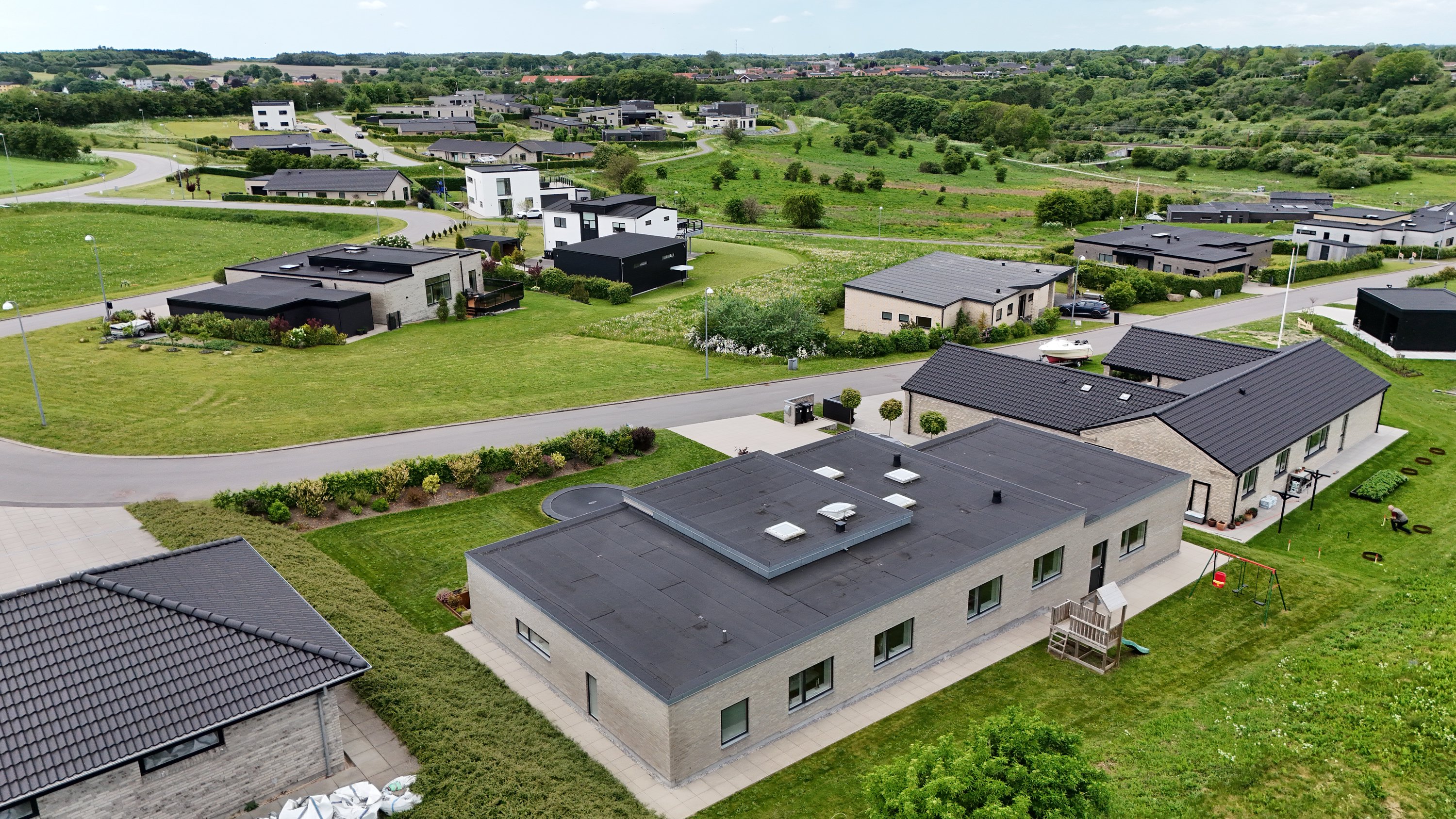 Fremhævet drone billede i fuldskærmstilstand. Billede af Thit Jensens Vej 16, 9500 Hobro