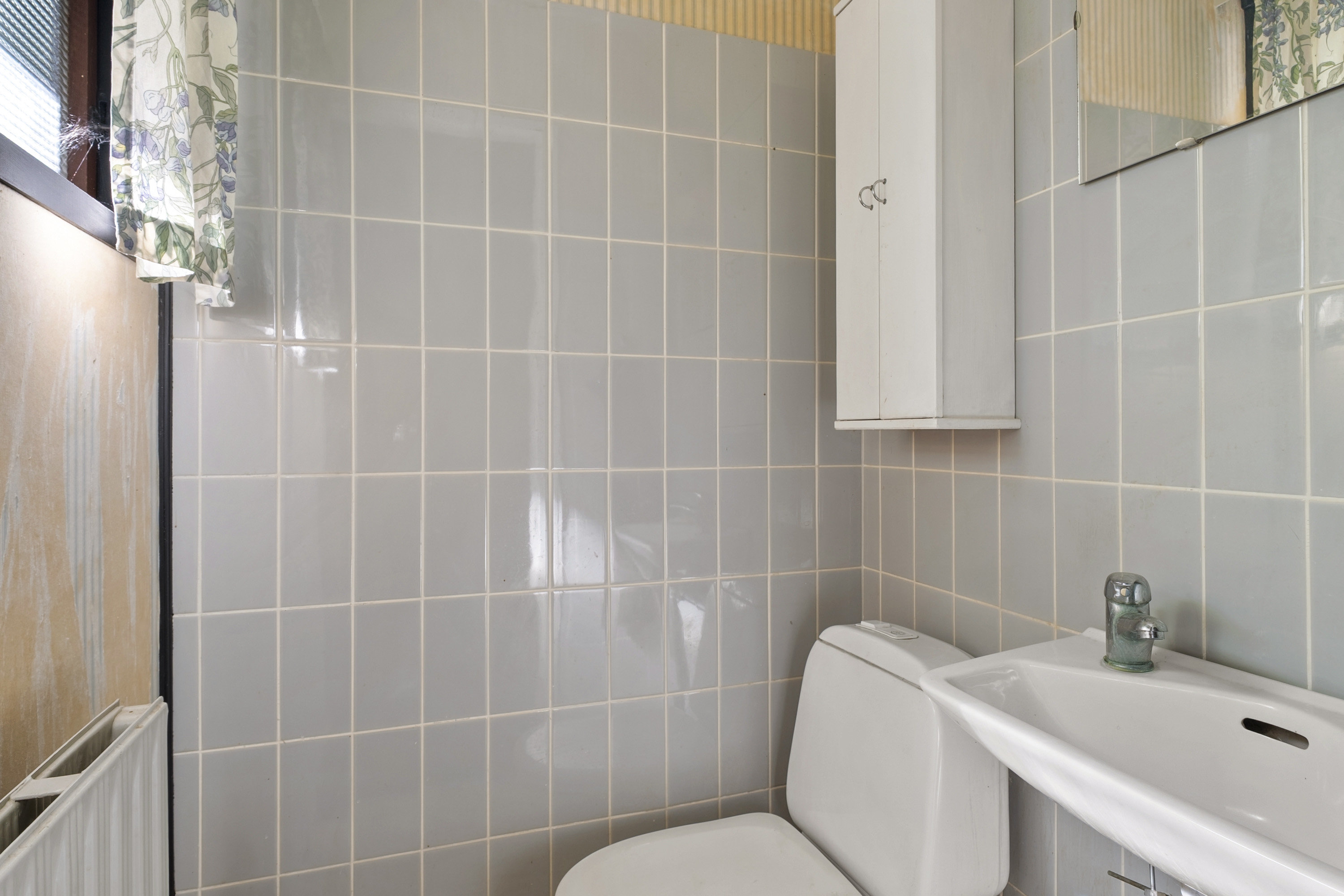 Fremhævet toilet billede i fuldskærmstilstand. Billede af Munkehøjvænge 35, 3520 Farum