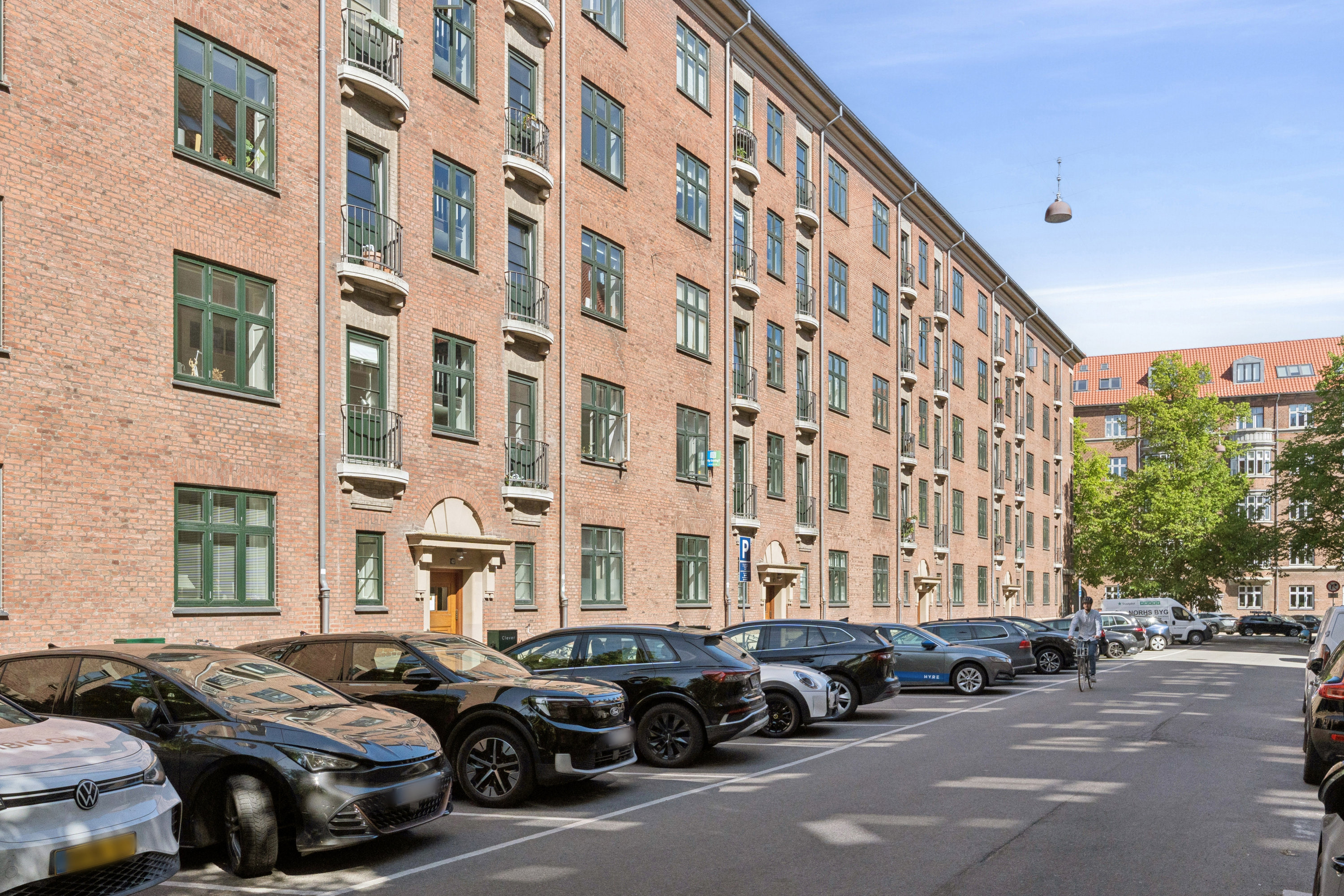 Fremhævet andet billede i fuldskærmstilstand. Billede af Silkeborggade 45, 1. tv., 2100 København Ø