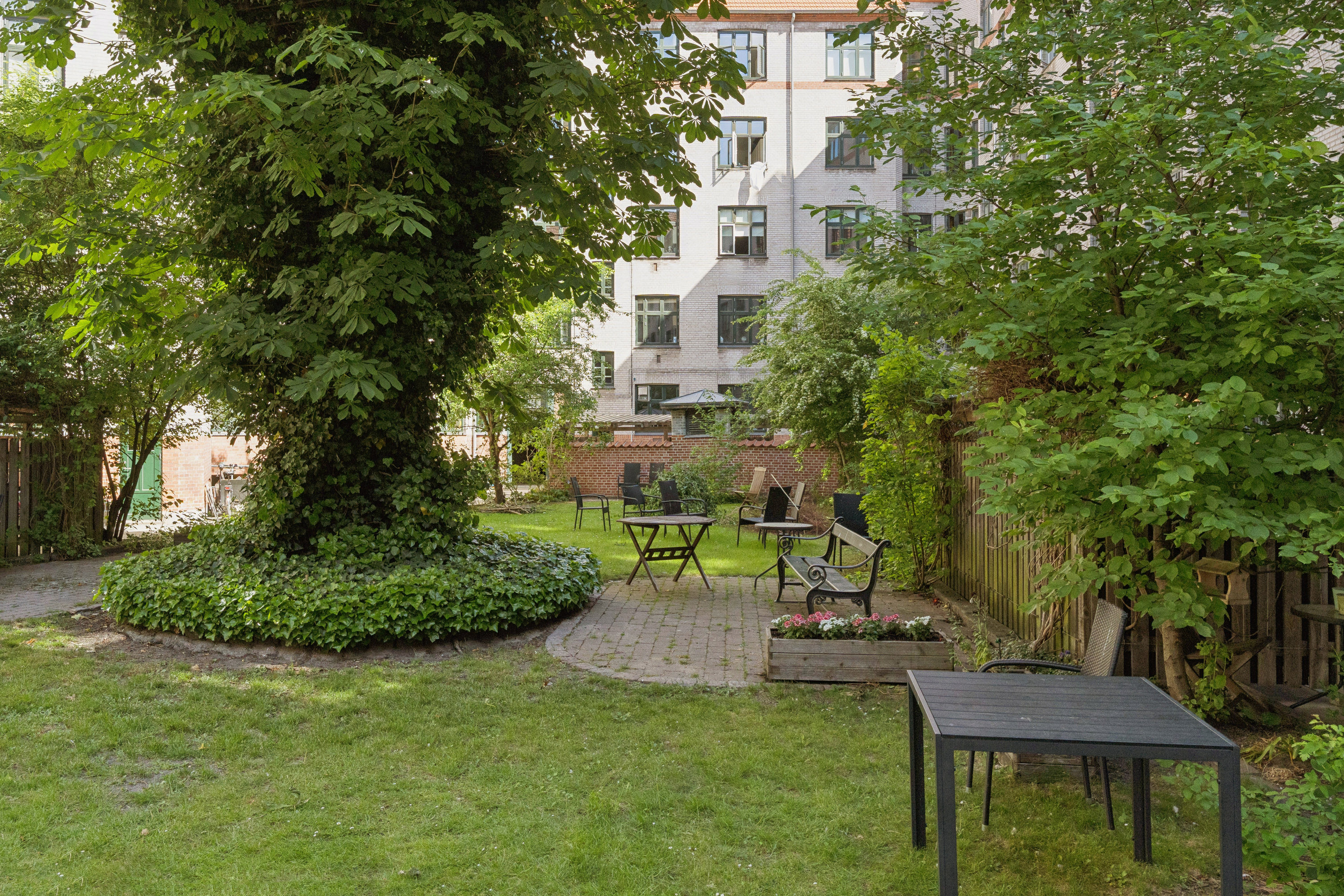 Fremhævet have billede i fuldskærmstilstand. Billede af Silkeborggade 45, 1. tv., 2100 København Ø