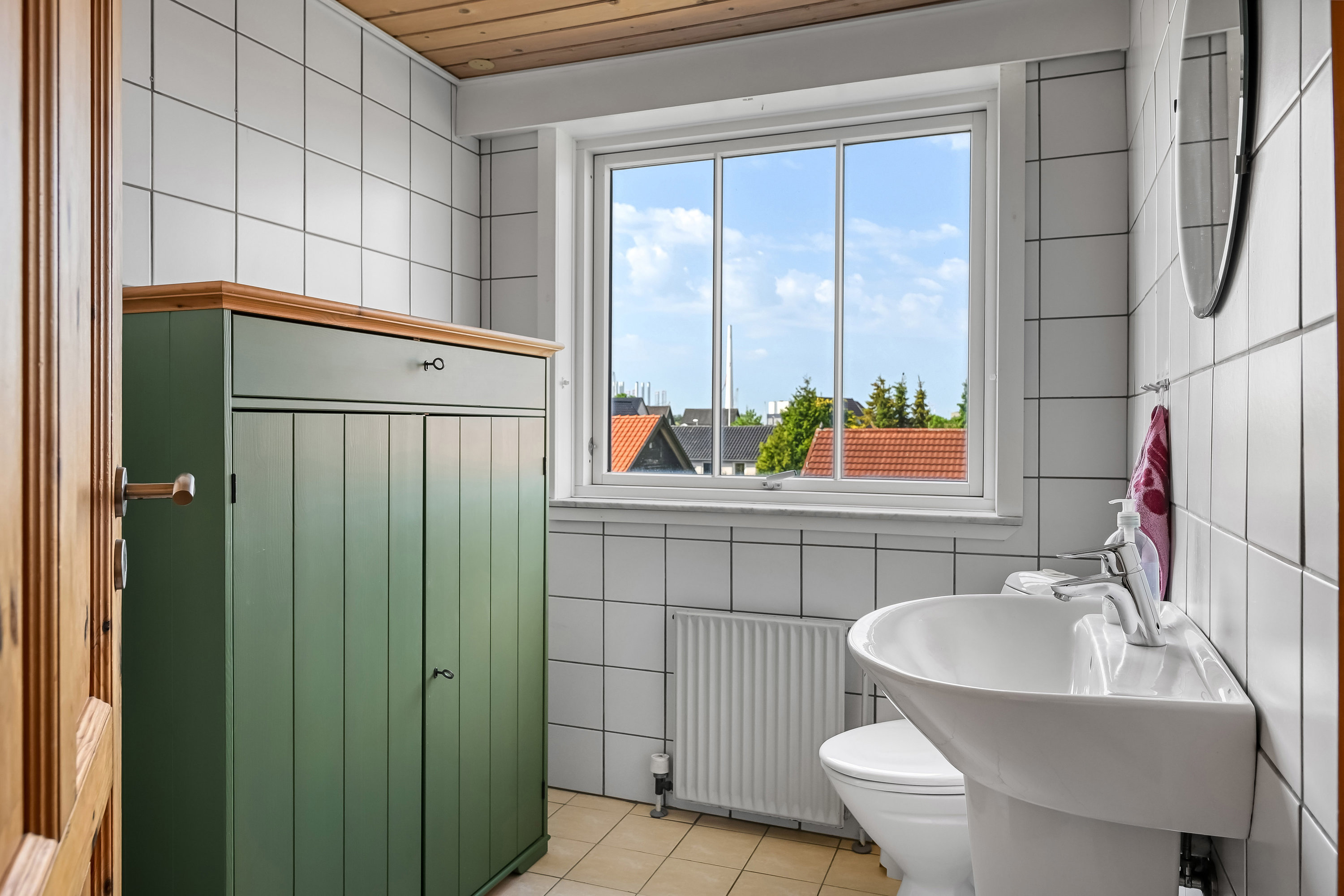 Fremhævet toilet billede i fuldskærmstilstand. Billede af Chr Winthers Vej 11, 6700 Esbjerg