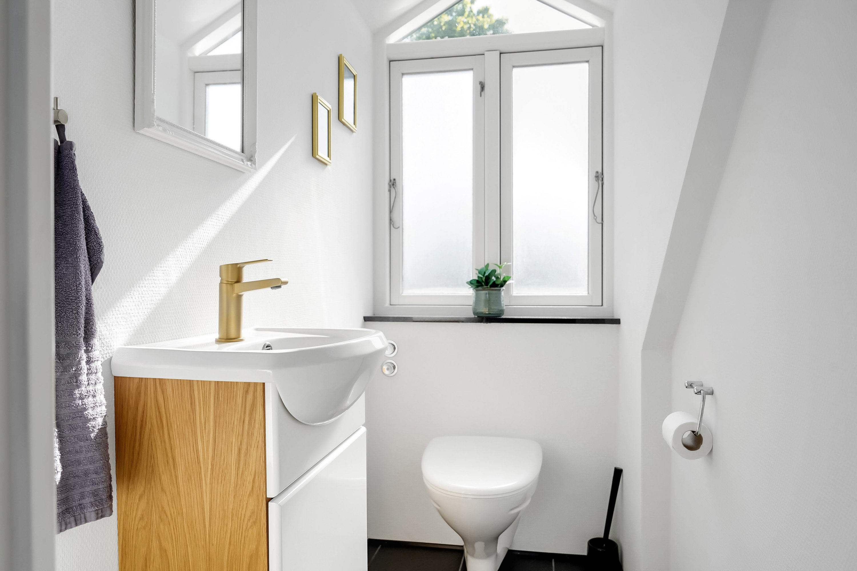 Fremhævet toilet billede i fuldskærmstilstand. Billede af Rs Poulsens Vej 2B, 5500 Middelfart