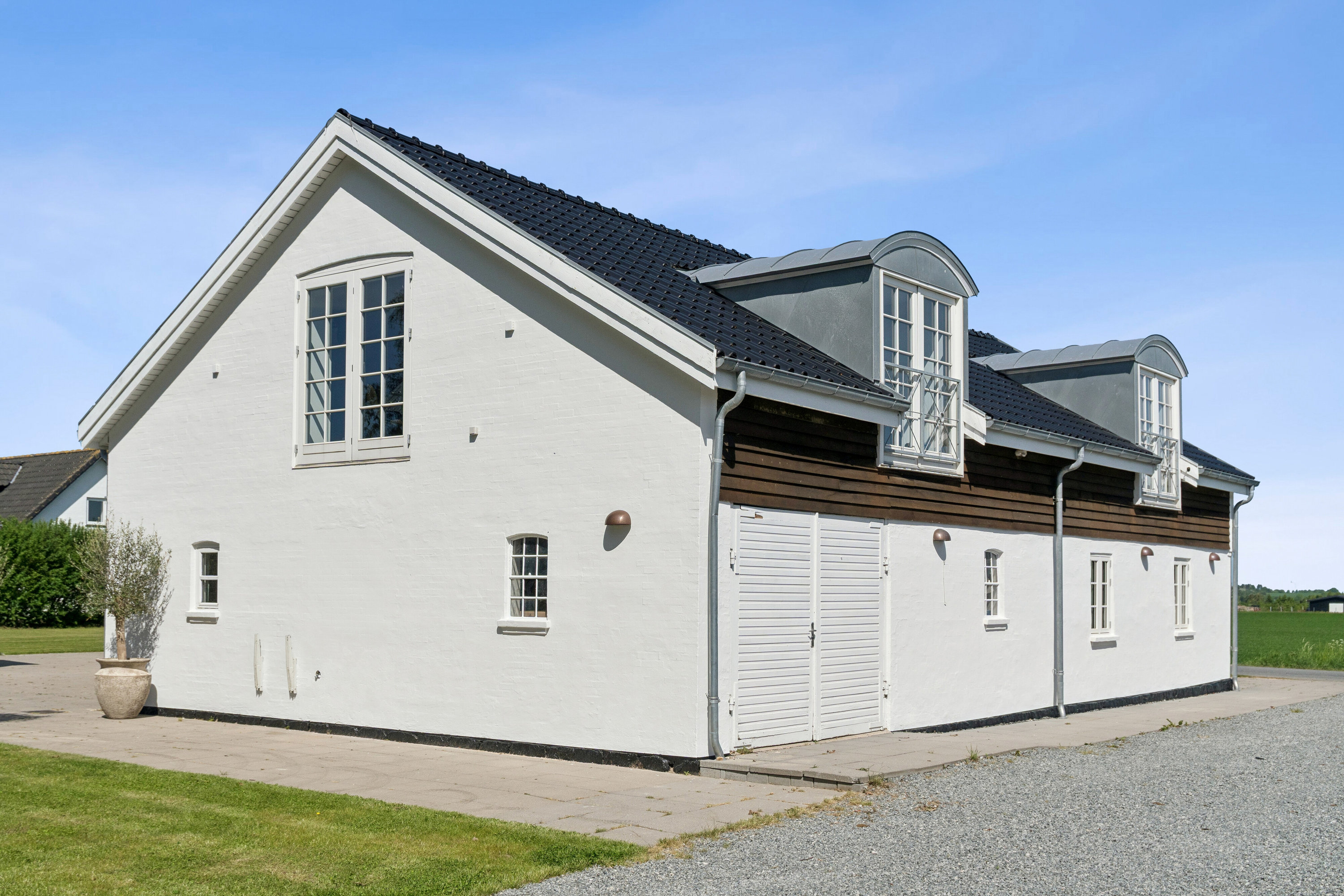 Fremhævet set fra vejen billede i fuldskærmstilstand. Billede af Klovbyvej 18, 4490 Jerslev Sjælland