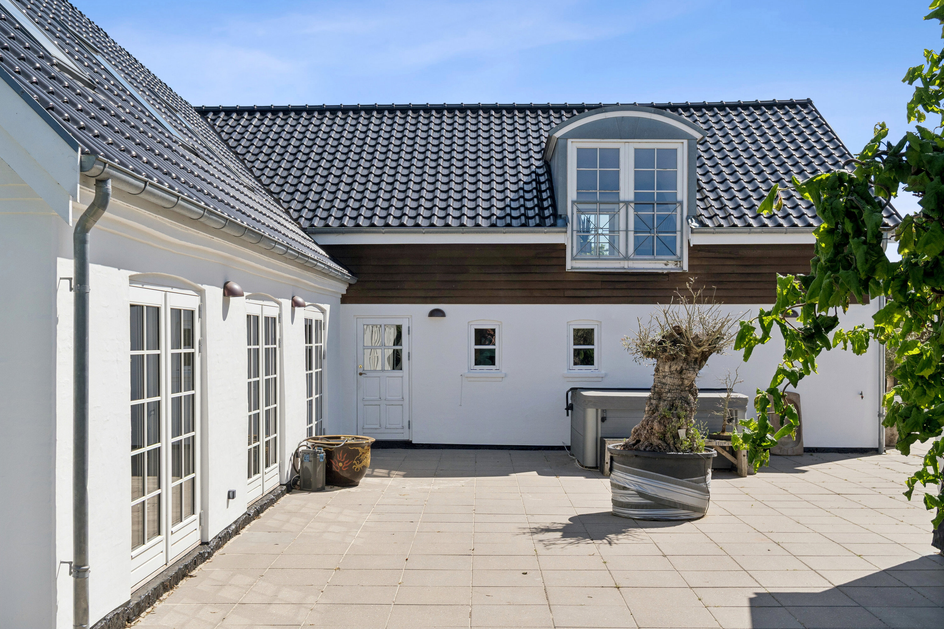 Fremhævet set fra vejen billede i fuldskærmstilstand. Billede af Klovbyvej 18, 4490 Jerslev Sjælland