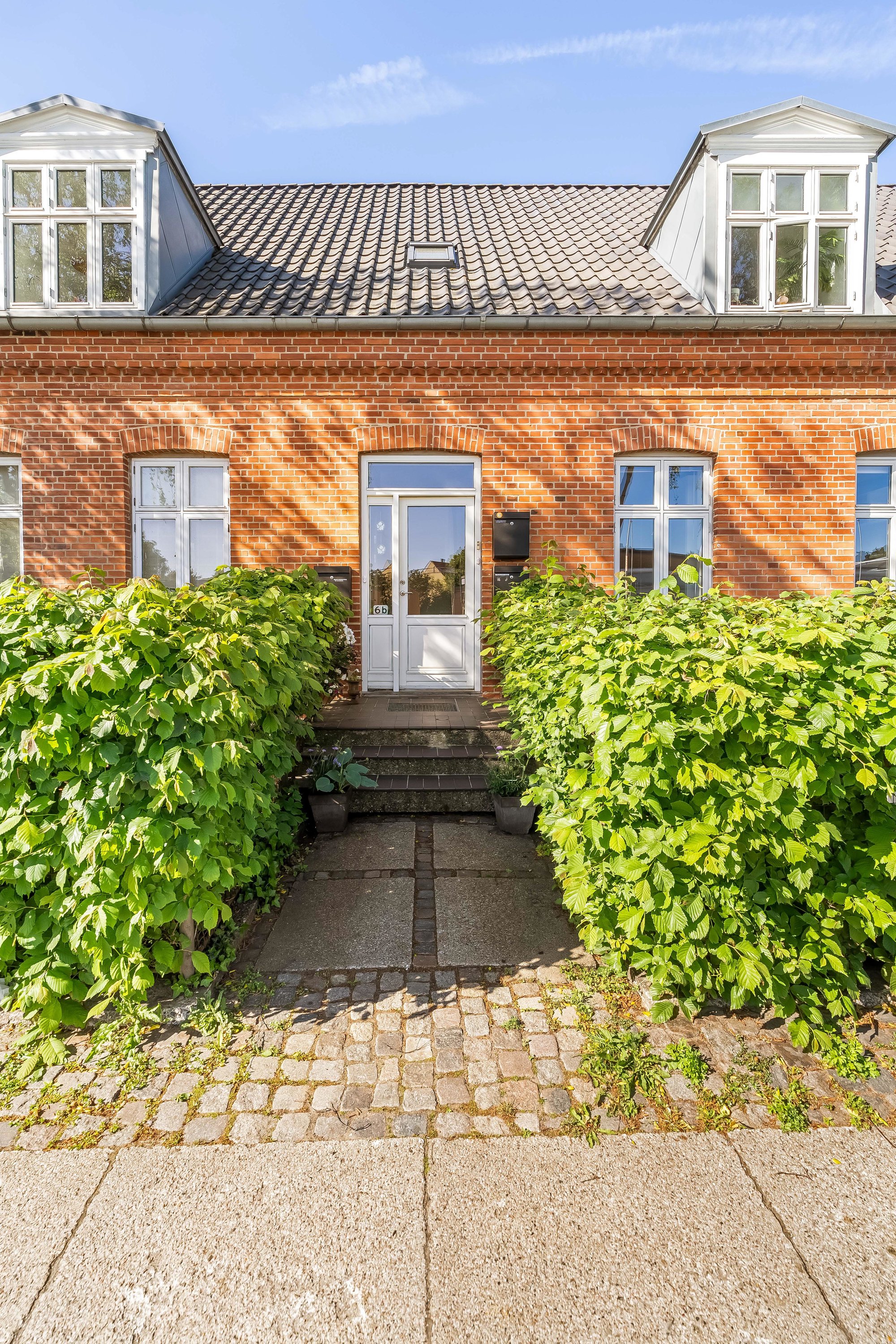 Fremhævet gårdmiljø billede i fuldskærmstilstand. Billede af Københavnsvej 6B, st.. th., 3400 Hillerød