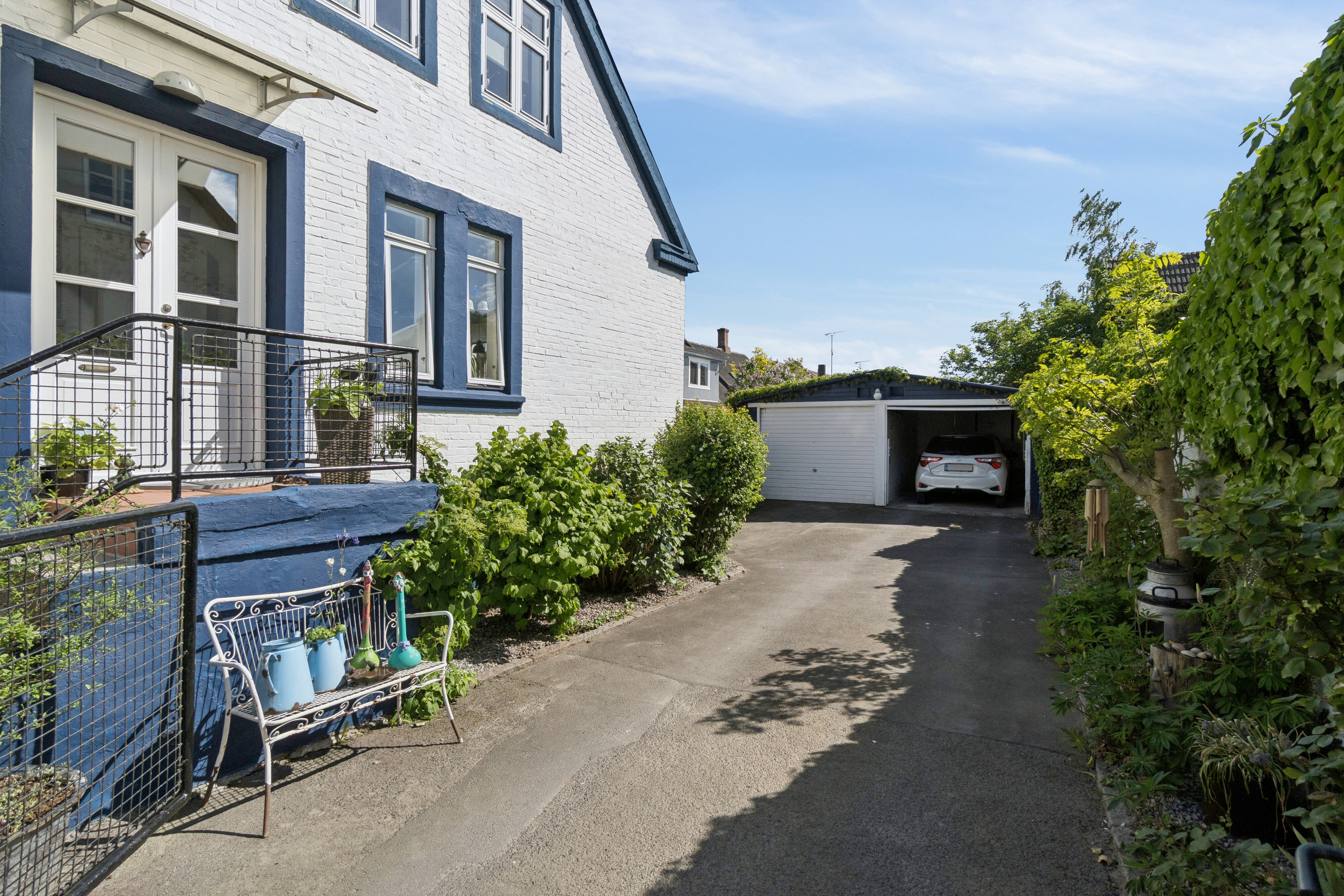 Fremhævet udendørs billede i fuldskærmstilstand. Billede af Smedegade 30, Aakirkeby, 3720 Aakirkeby
