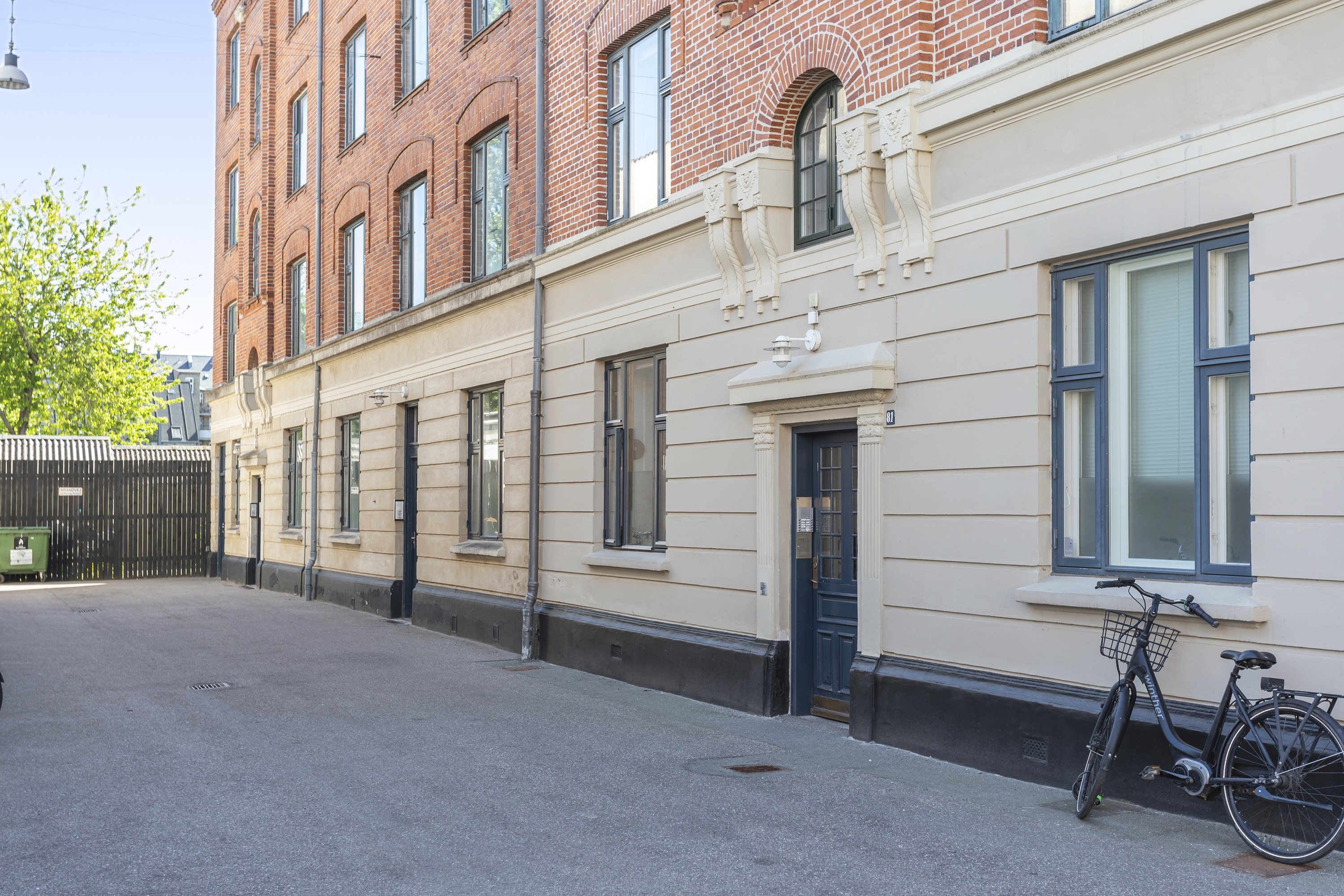 Fremhævet facade billede i fuldskærmstilstand. Billede af Vermlandsgade 81, 4. th., 2300 København S