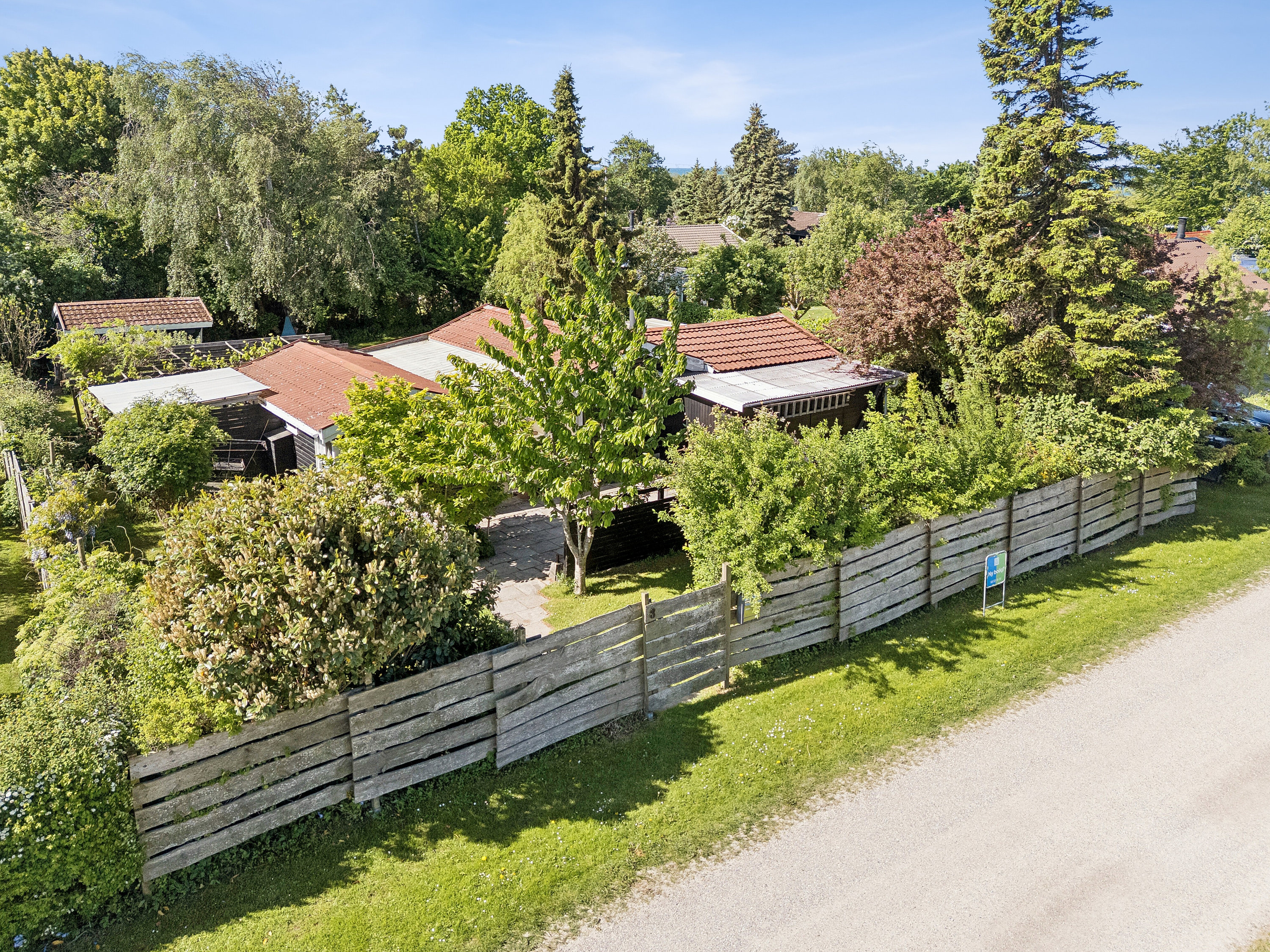 Fremhævet set fra vejen billede i fuldskærmstilstand. Billede af Skovsangervej 8, St Kongsmark, 4200 Slagelse