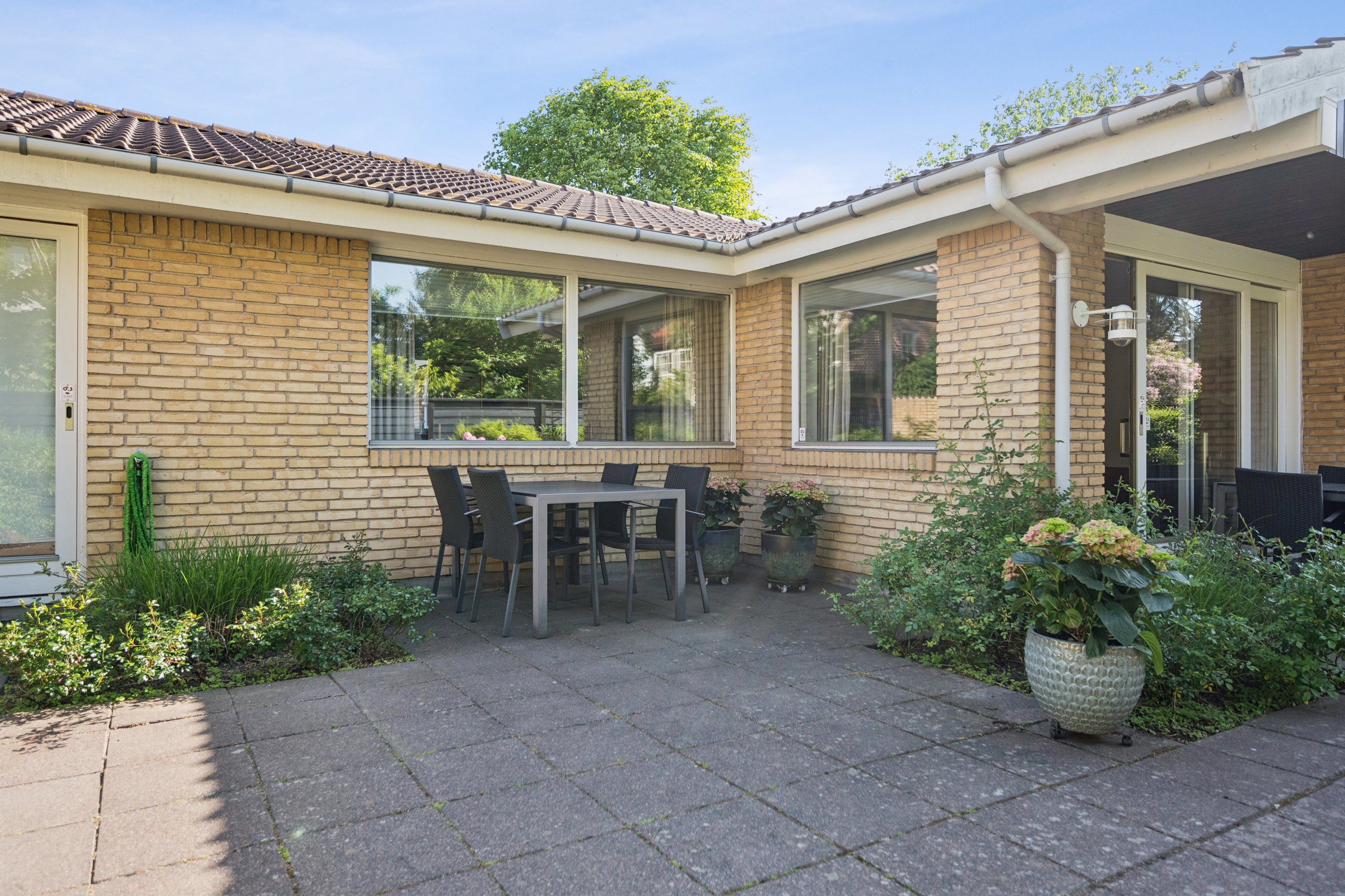 Fremhævet terrasse billede i fuldskærmstilstand. Billede af Drosselvej 62B, 2000 Frederiksberg