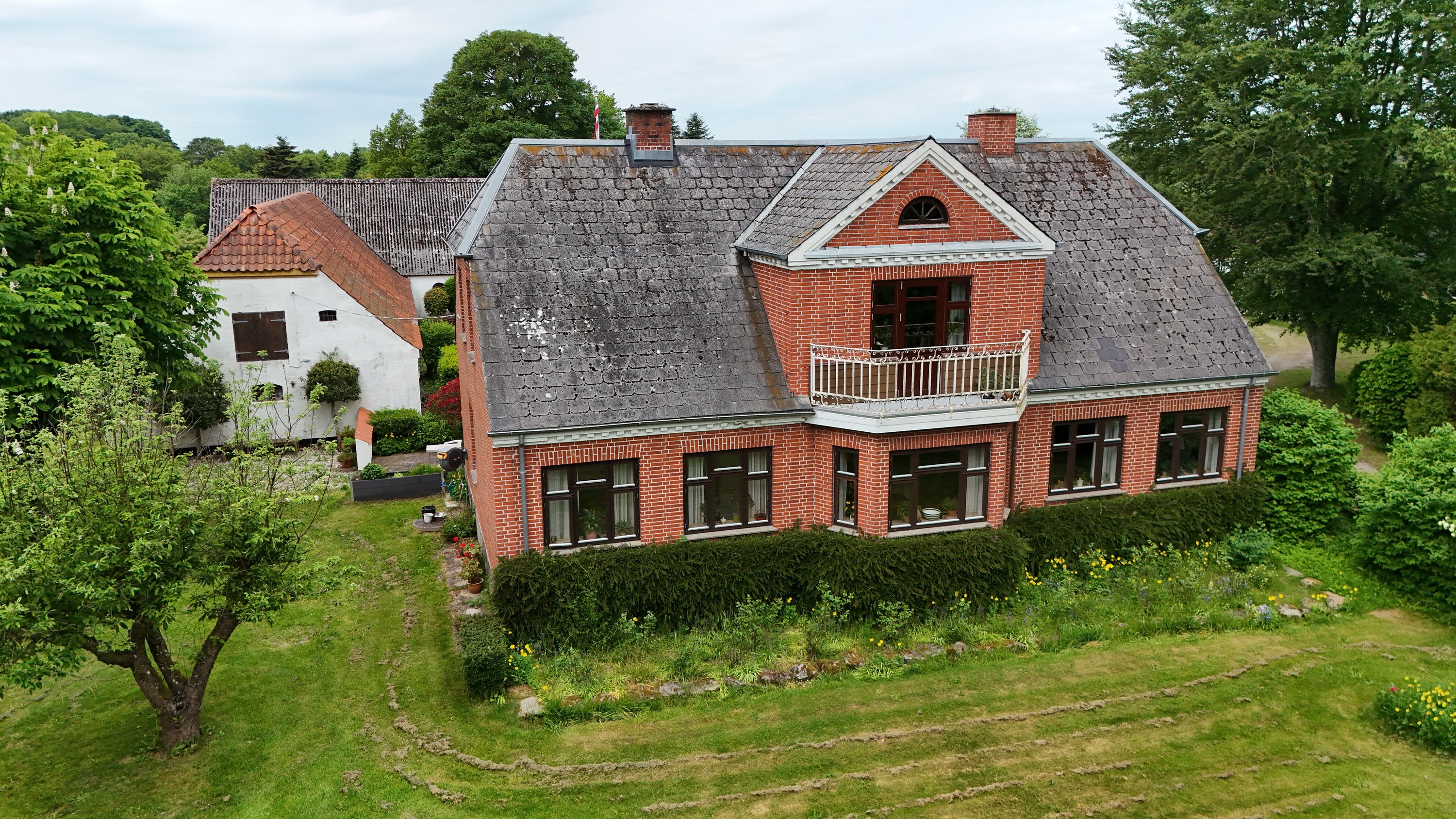 Fremhævet drone billede i fuldskærmstilstand. Billede af Frisdalsvej 16, Valsgård, 9500 Hobro