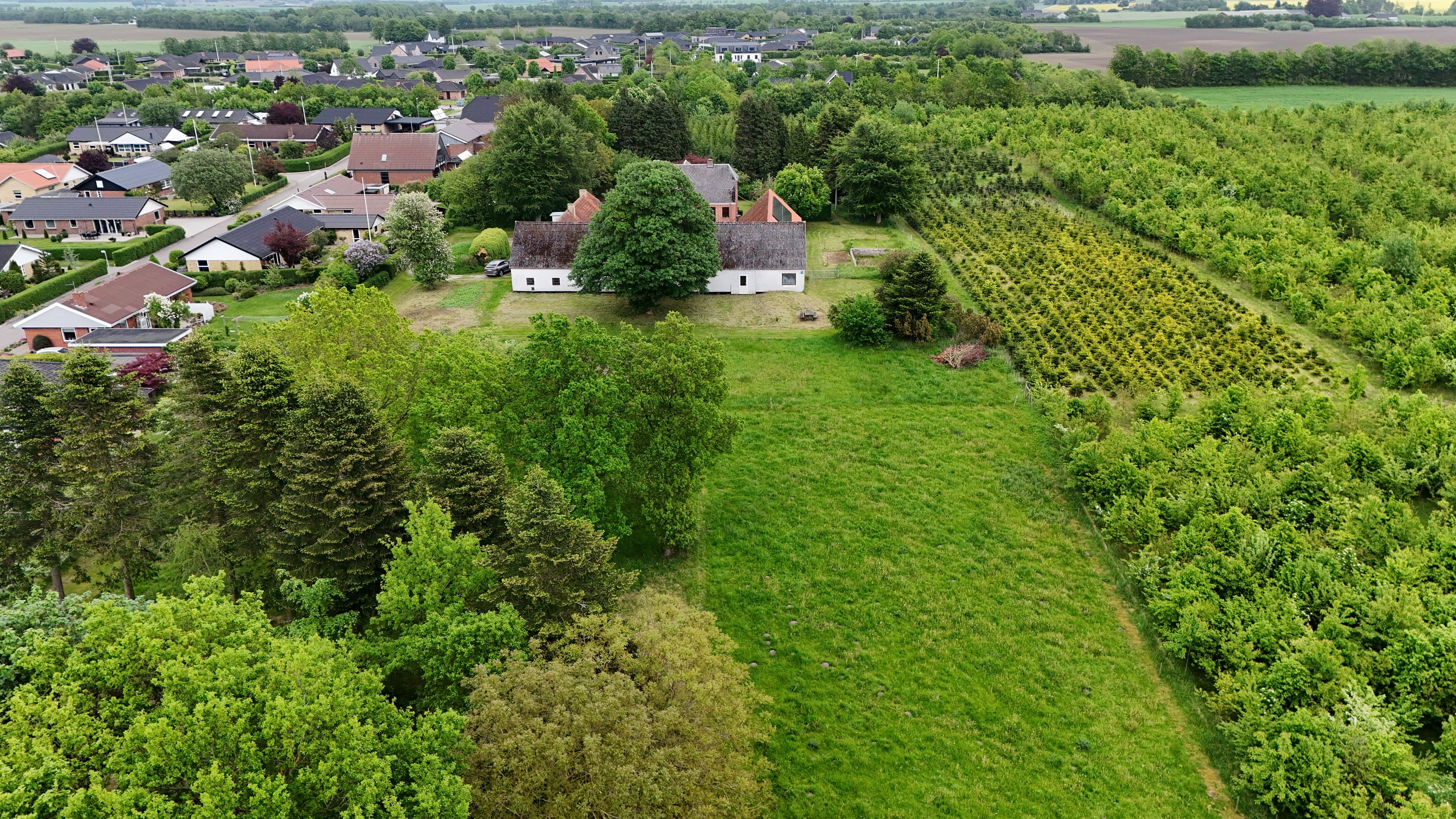 Fremhævet drone billede i fuldskærmstilstand. Billede af Frisdalsvej 16, Valsgård, 9500 Hobro