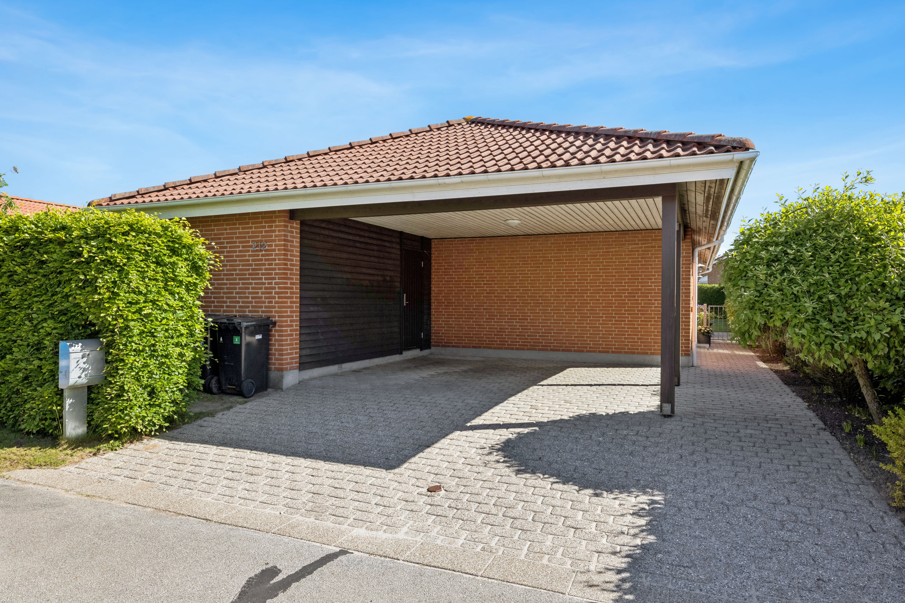 Fremhævet carport billede i fuldskærmstilstand. Billede af Lupinmarken 212, 8800 Viborg