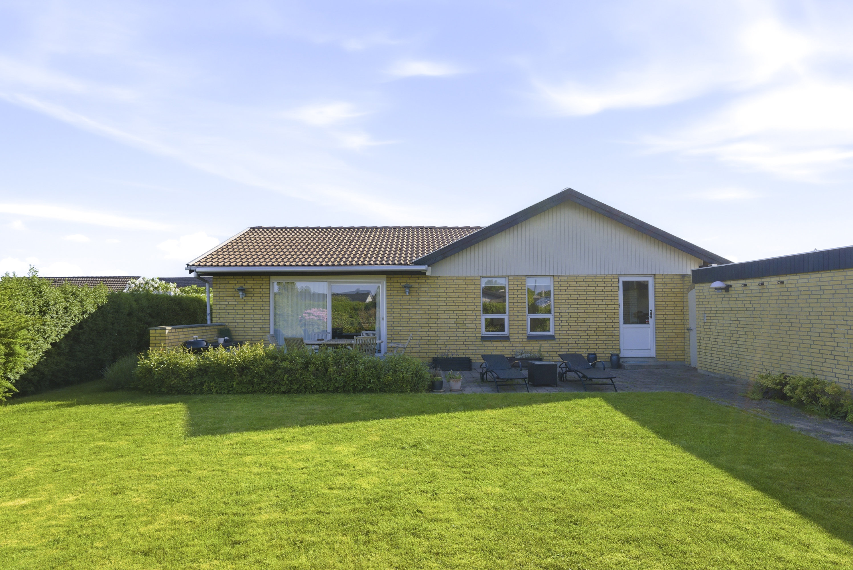 Fremhævet facade billede i fuldskærmstilstand. Billede af Mirabellevænget 8, Stige, 5270 Odense N
