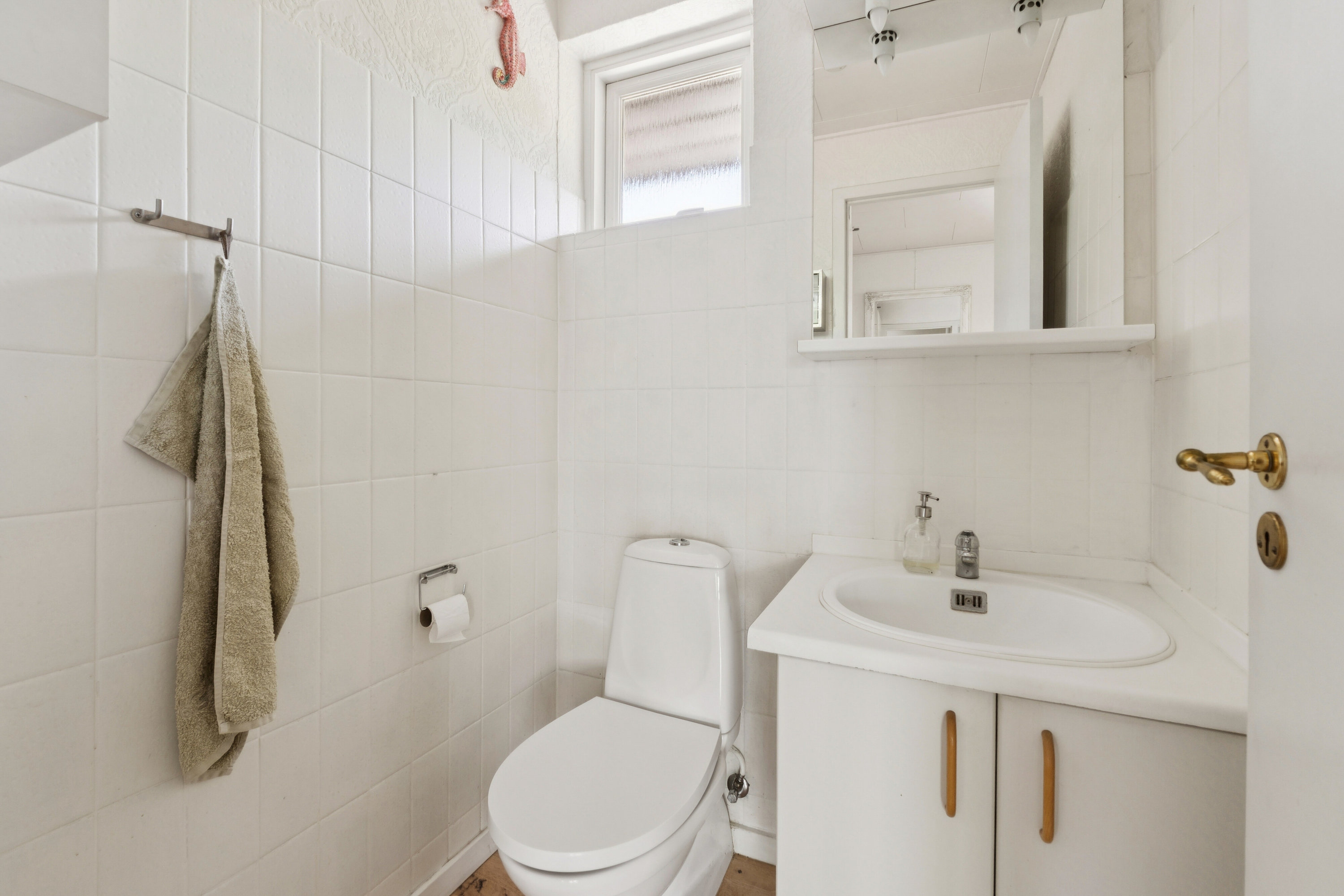 Fremhævet gæstetoilet billede i fuldskærmstilstand. Billede af Wandallsvænge 45, 5700 Svendborg
