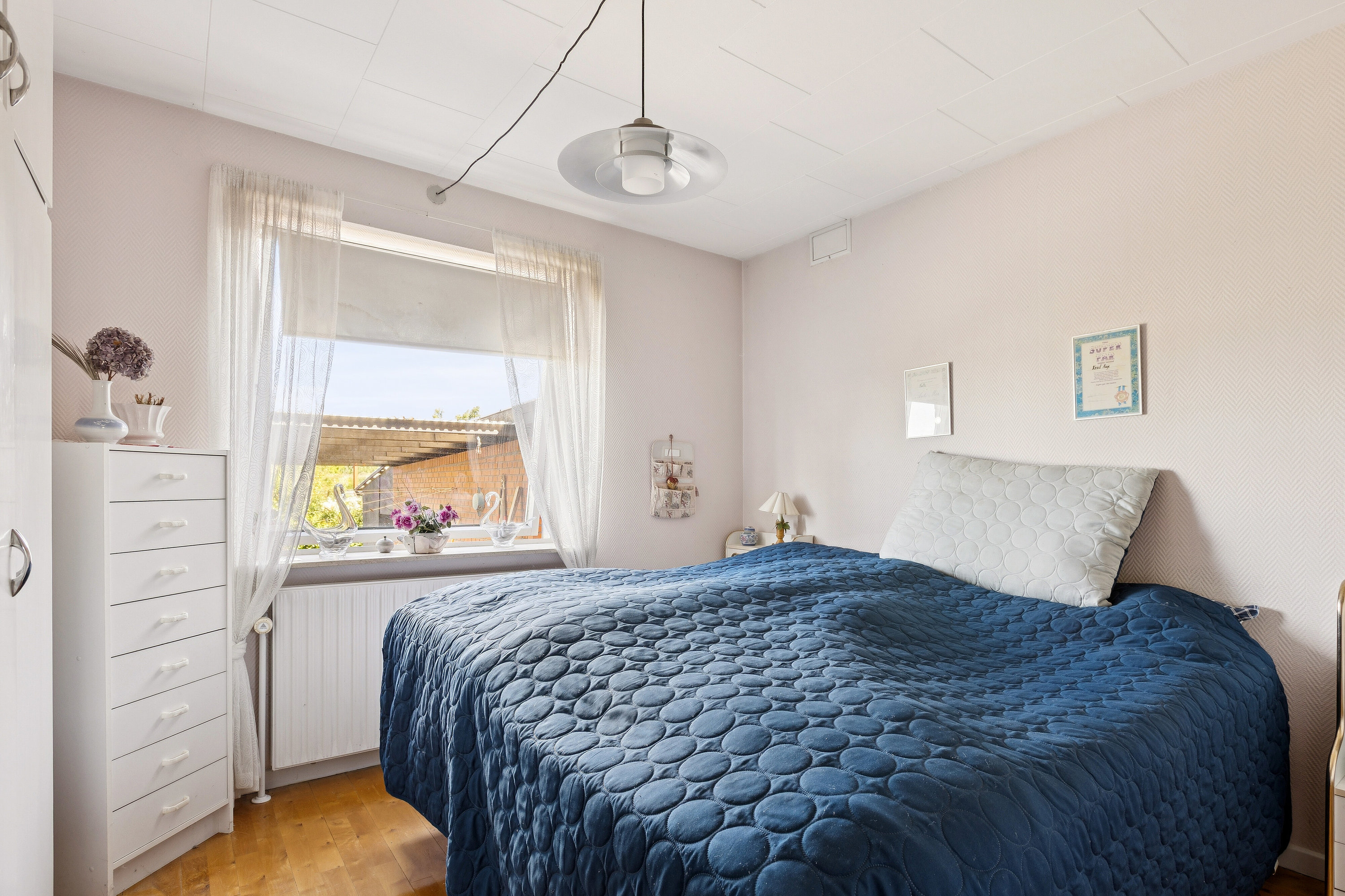 Fremhævet soveværelse billede i fuldskærmstilstand. Billede af Poppelvej 17, 4760 Vordingborg