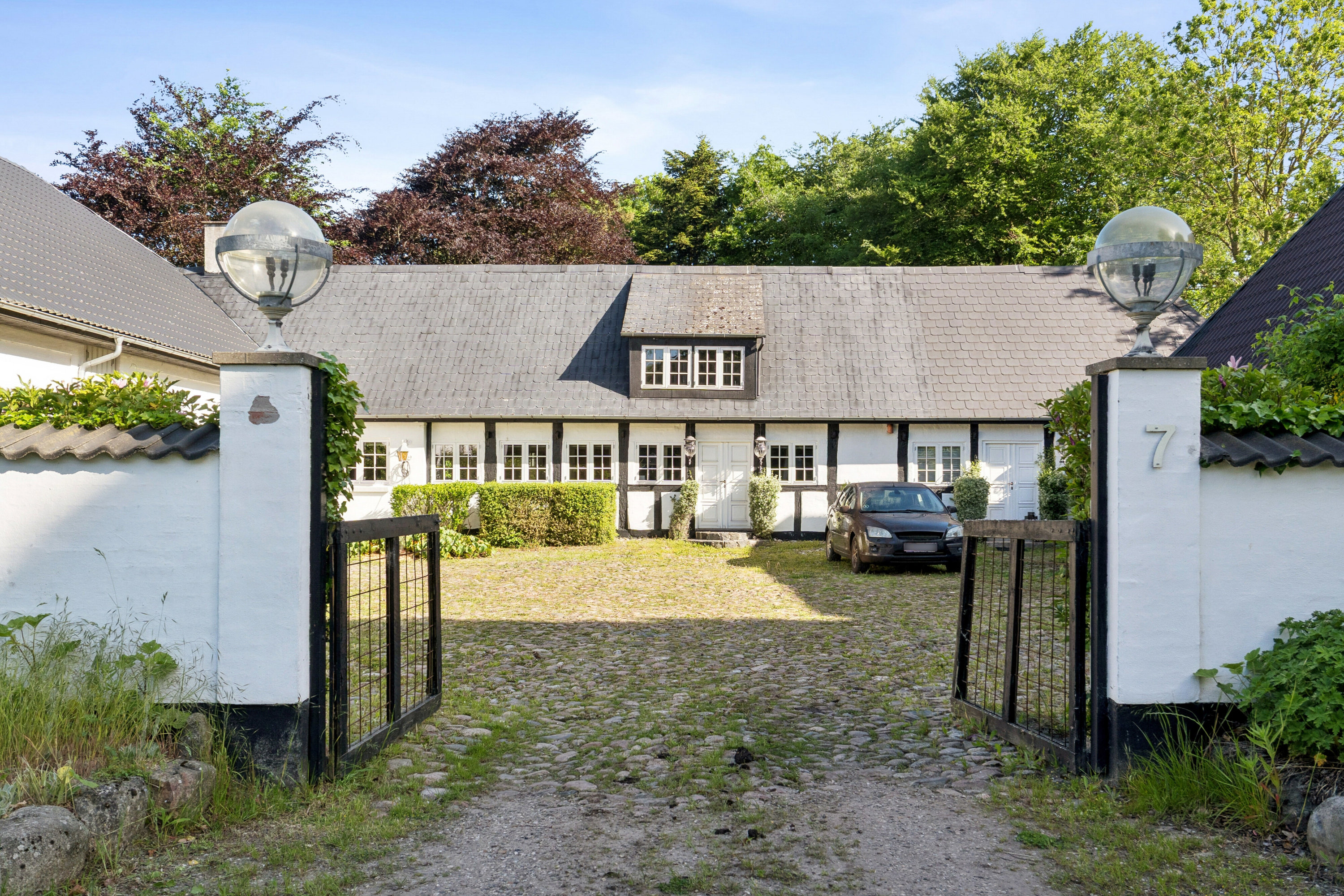 Fremhævet facade billede i fuldskærmstilstand. Billede af Lindehusvej 7, Sallinge, 5750 Ringe