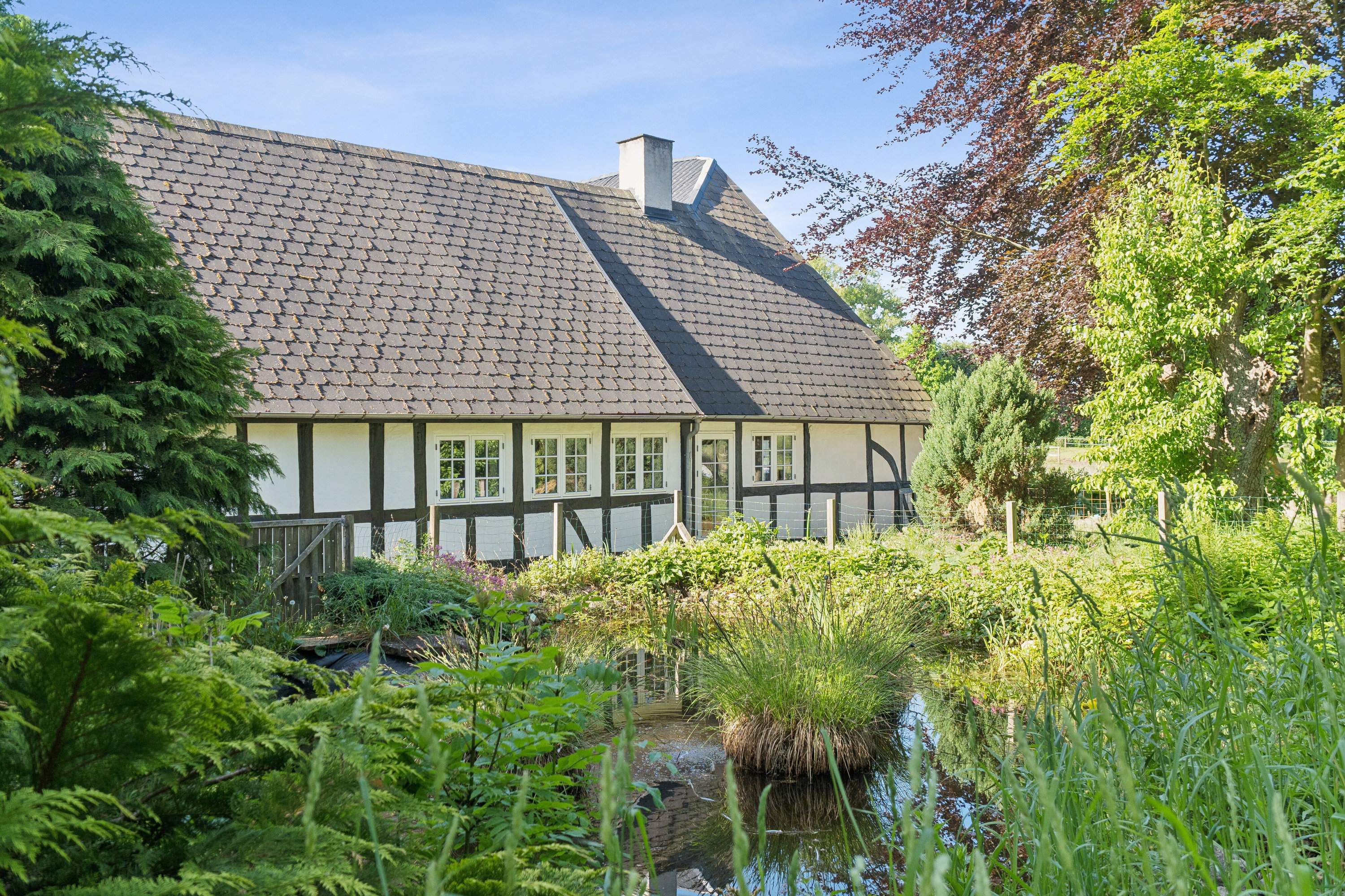 Fremhævet set fra haven billede i fuldskærmstilstand. Billede af Lindehusvej 7, Sallinge, 5750 Ringe