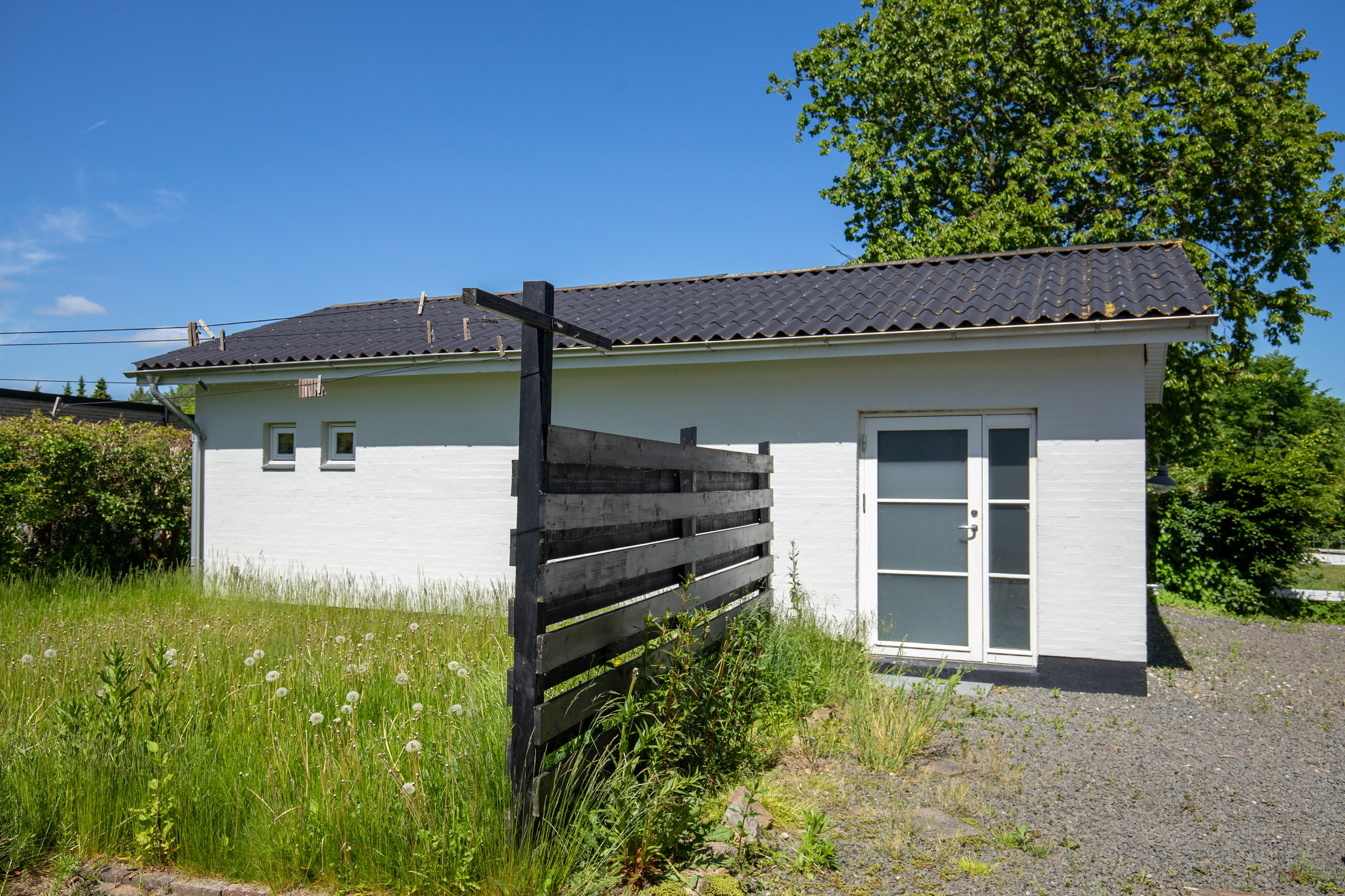 Fremhævet garage billede i fuldskærmstilstand. Billede af Gl. Bjært 34, 6091 Bjert