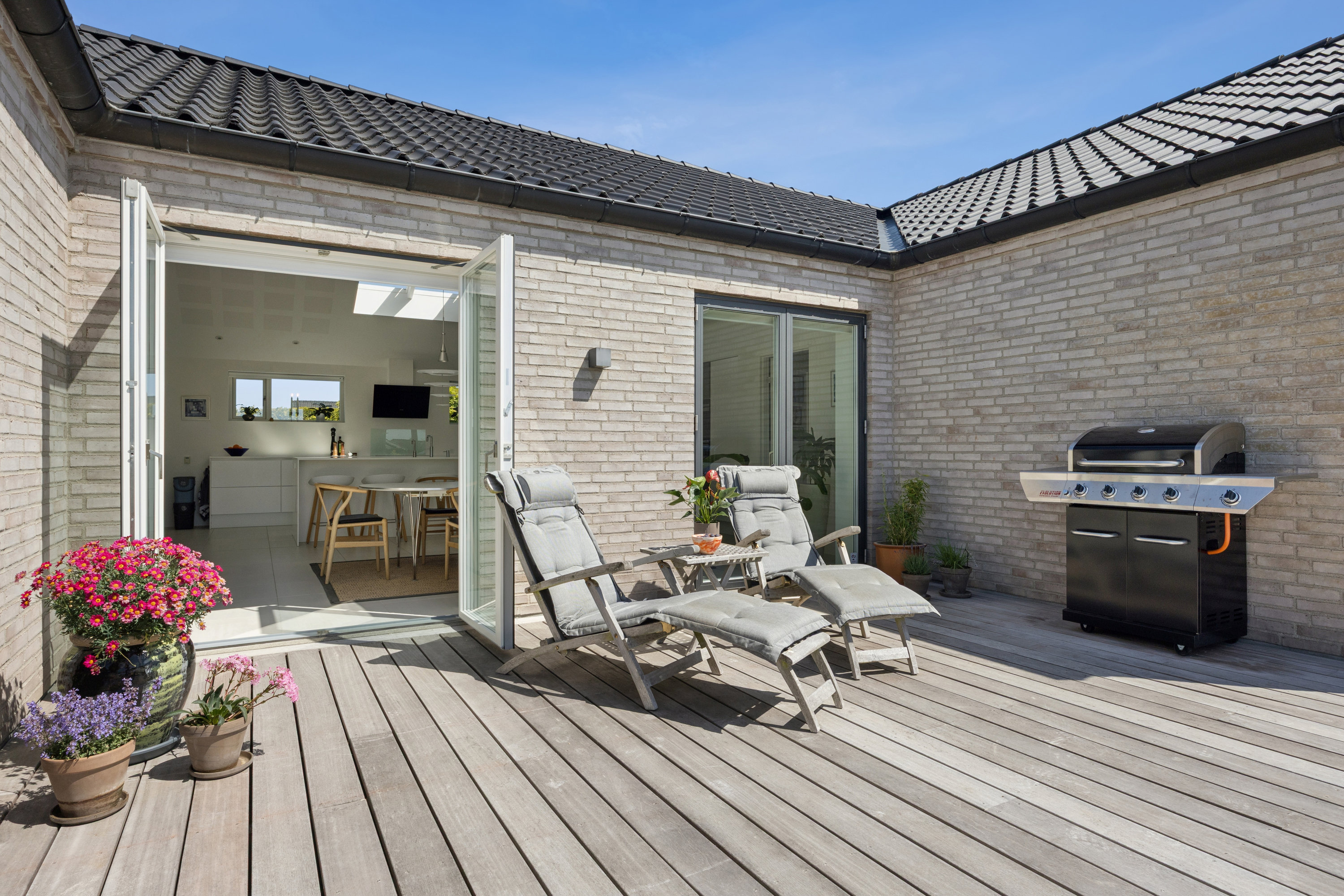 Fremhævet terrasse billede i fuldskærmstilstand. Billede af Jenstrup Huse 8, Dalby, 4690 Haslev
