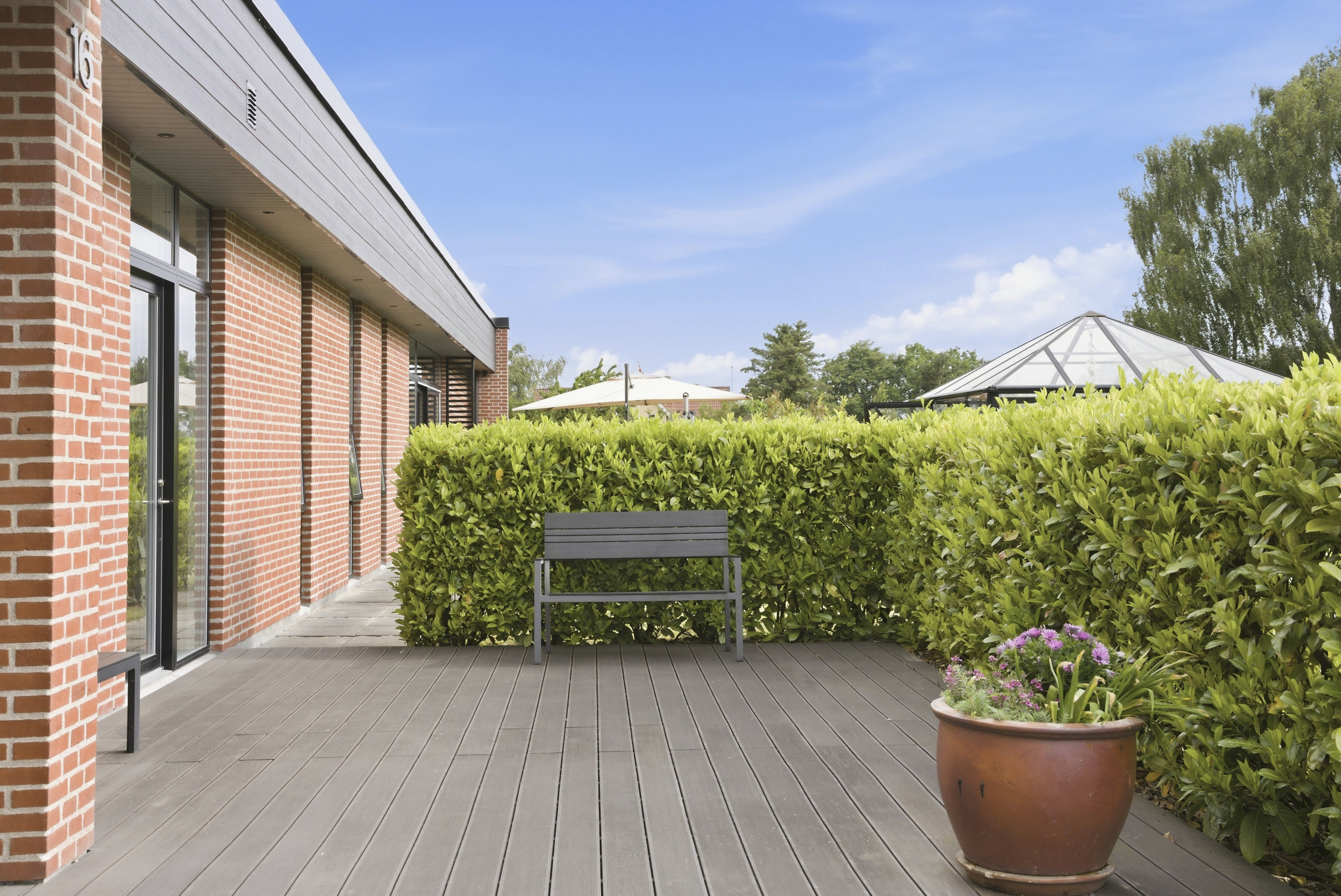Fremhævet terrasse billede i fuldskærmstilstand. Billede af Overtvedvej 16, Allesø, 5270 Odense N