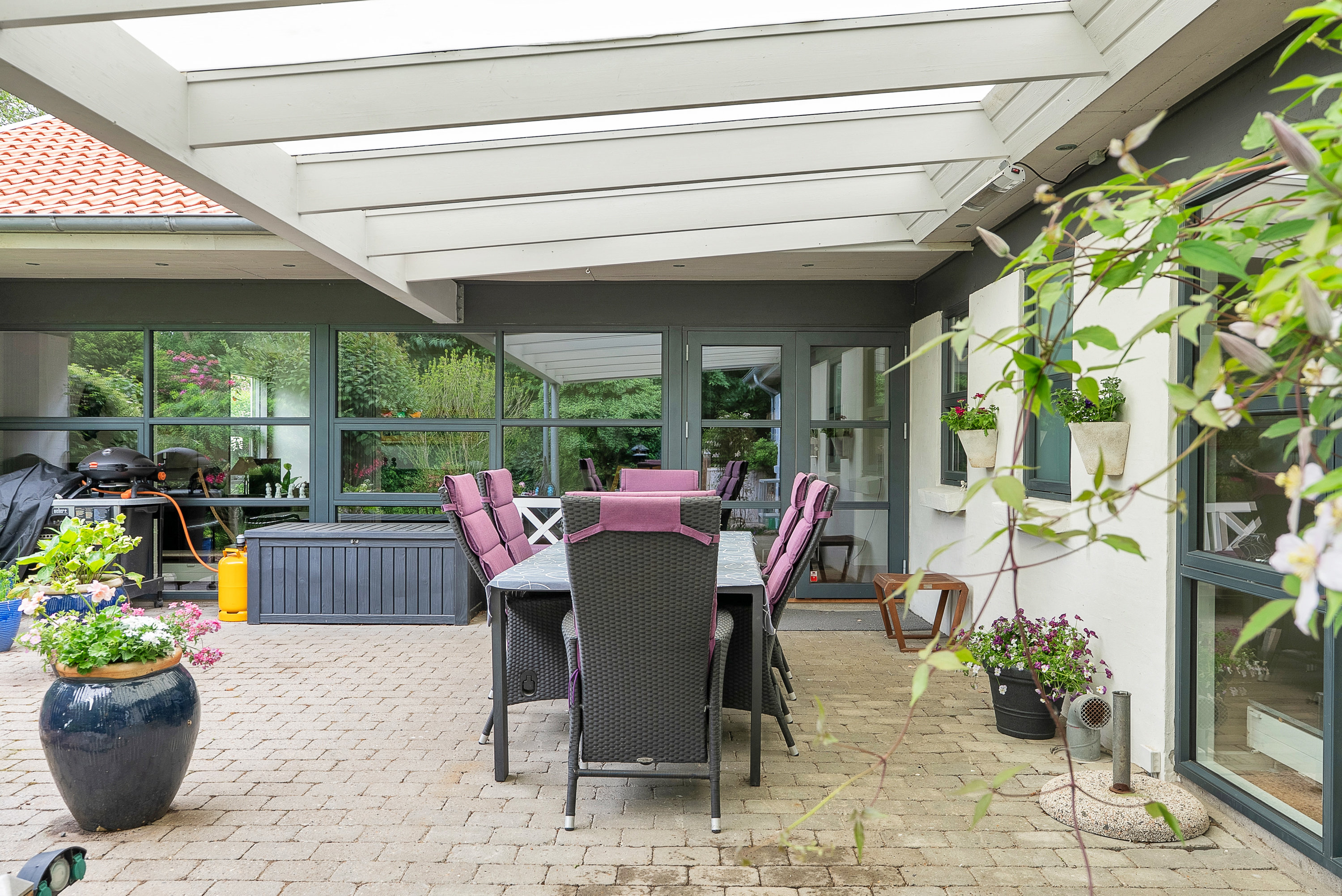 Fremhævet overdækket terrasse billede i fuldskærmstilstand. Billede af Solsortvej 15, Korup, 5210 Odense NV