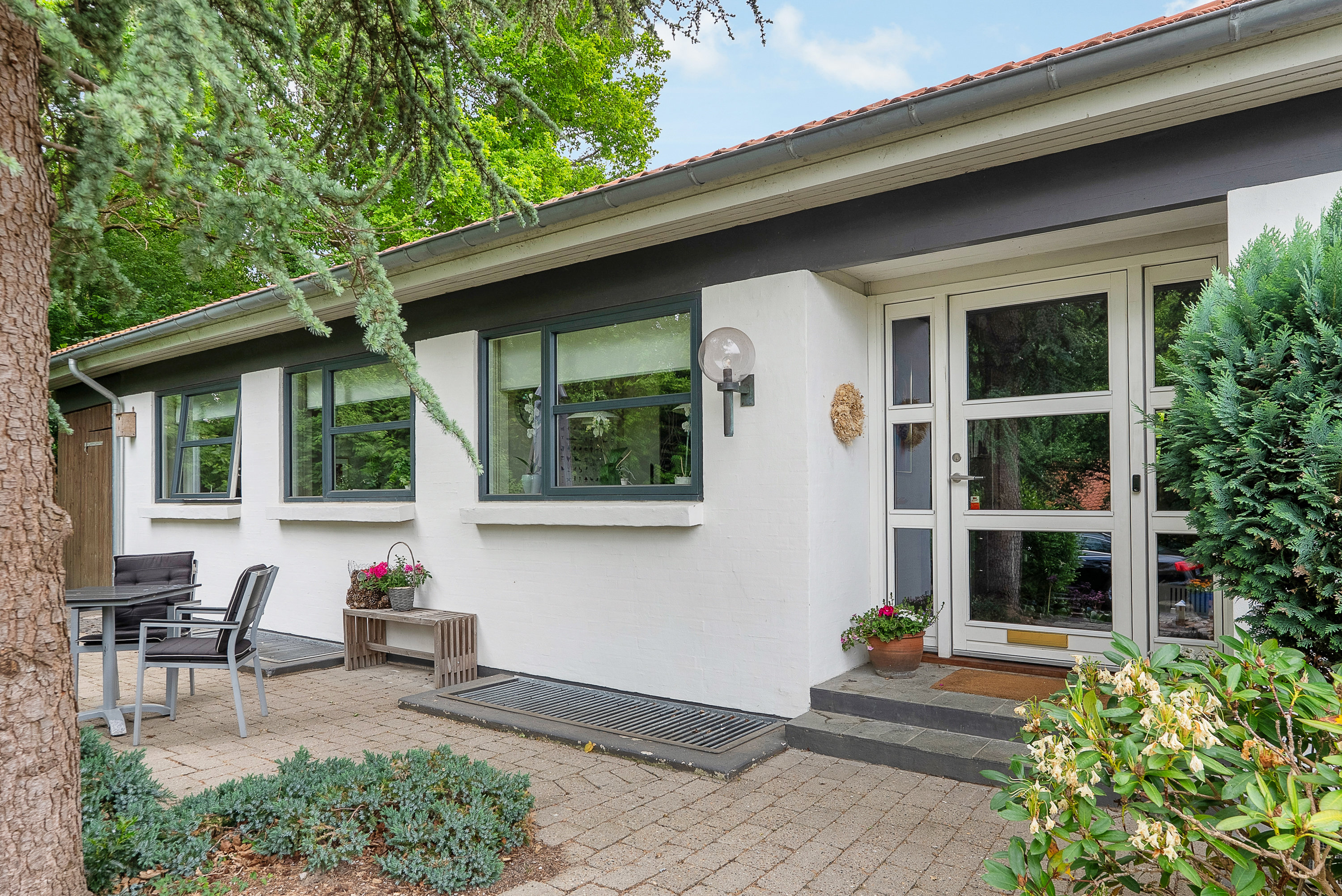 Fremhævet facade billede i fuldskærmstilstand. Billede af Solsortvej 15, Korup, 5210 Odense NV