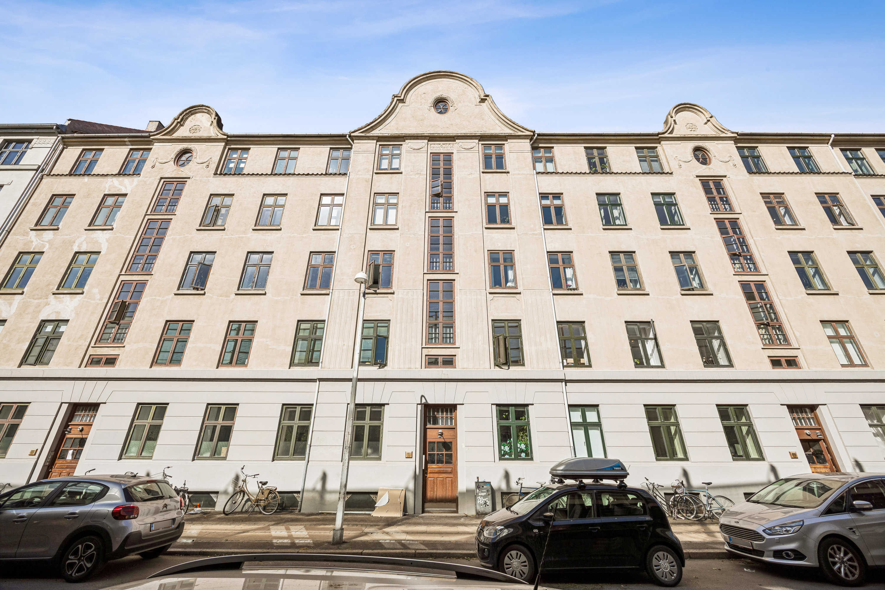 Fremhævet andet billede i fuldskærmstilstand. Billede af Bispeengen 7, 4. tv., 2000 Frederiksberg