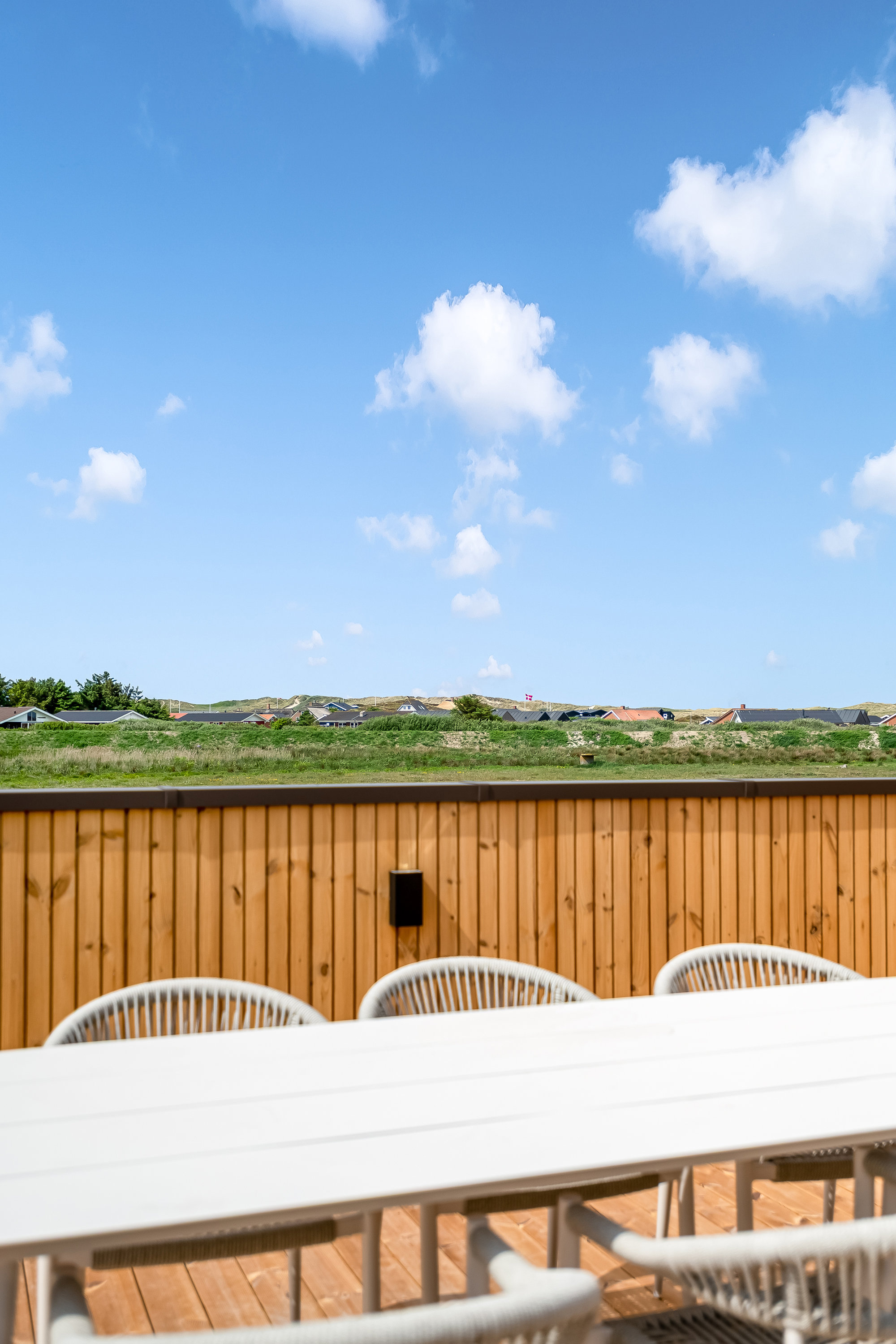 Fremhævet terrasse billede i fuldskærmstilstand. Billede af Strandvænget 26, Vejlby, 7673 Harboøre