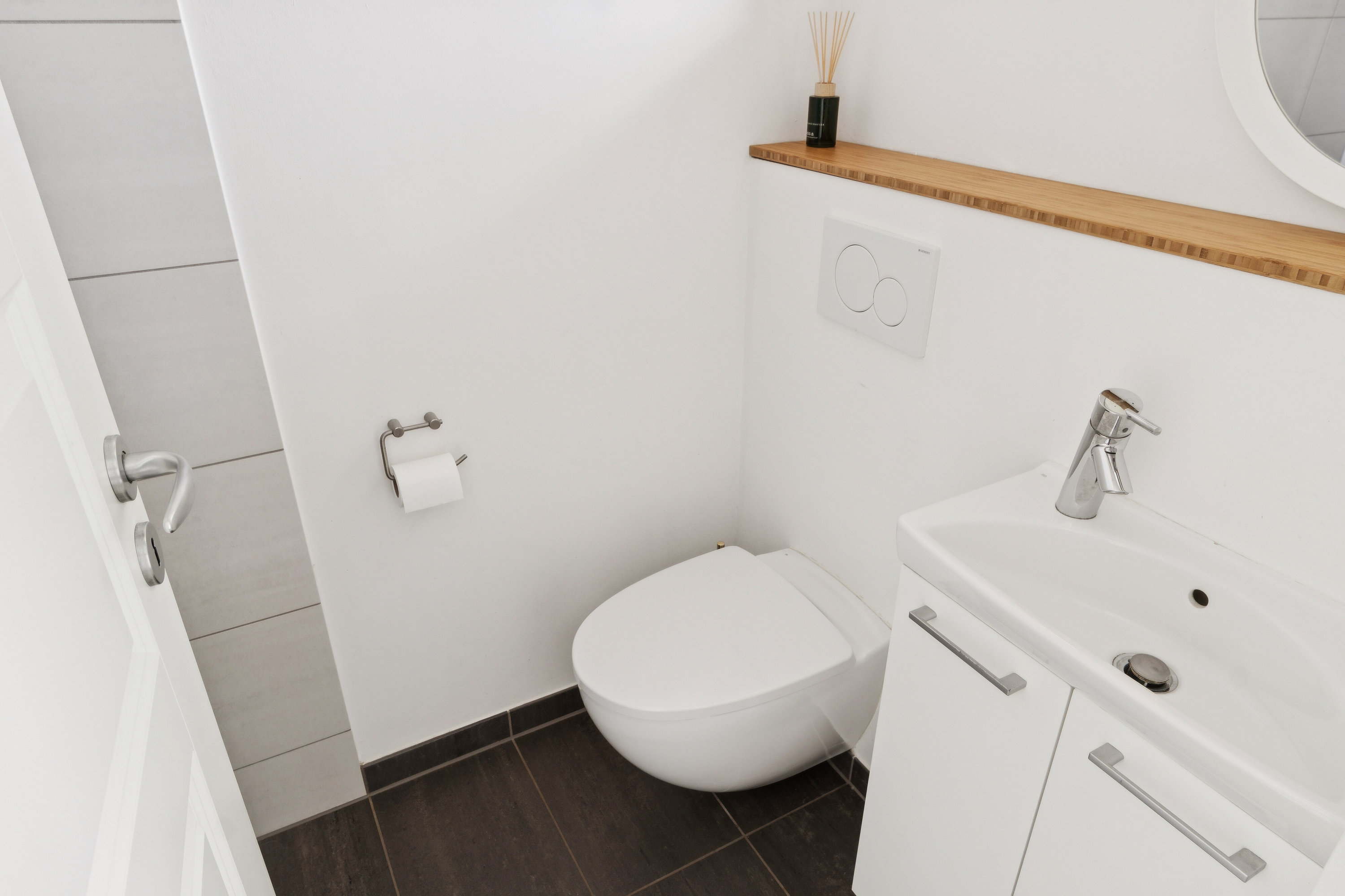 Fremhævet badeværelse billede i fuldskærmstilstand. Billede af Jernvænget 13, Kregme, 3300 Frederiksværk