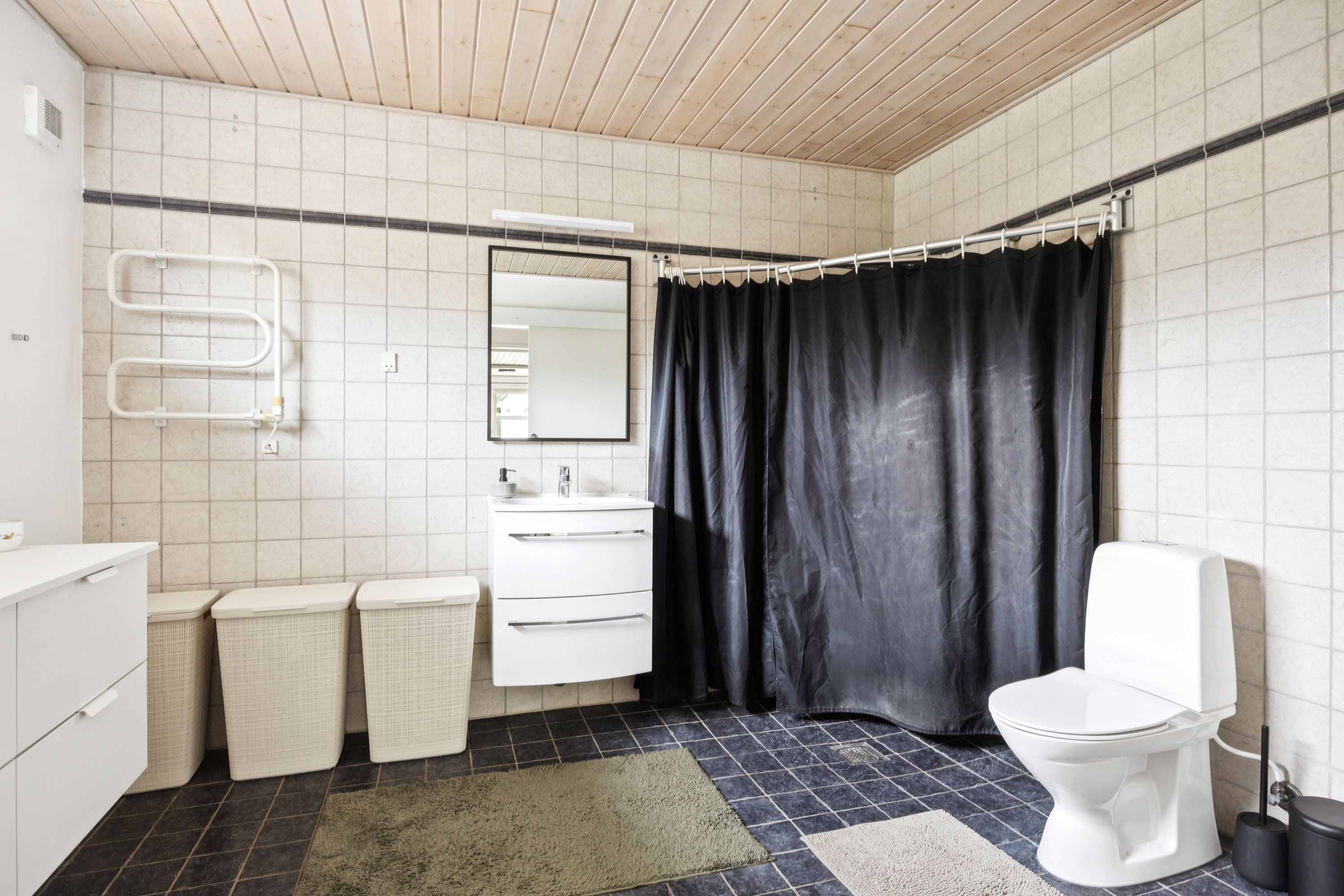 Fremhævet badeværelse billede i fuldskærmstilstand. Billede af Helgogårdsvej 3, Kundby, 4520 Svinninge